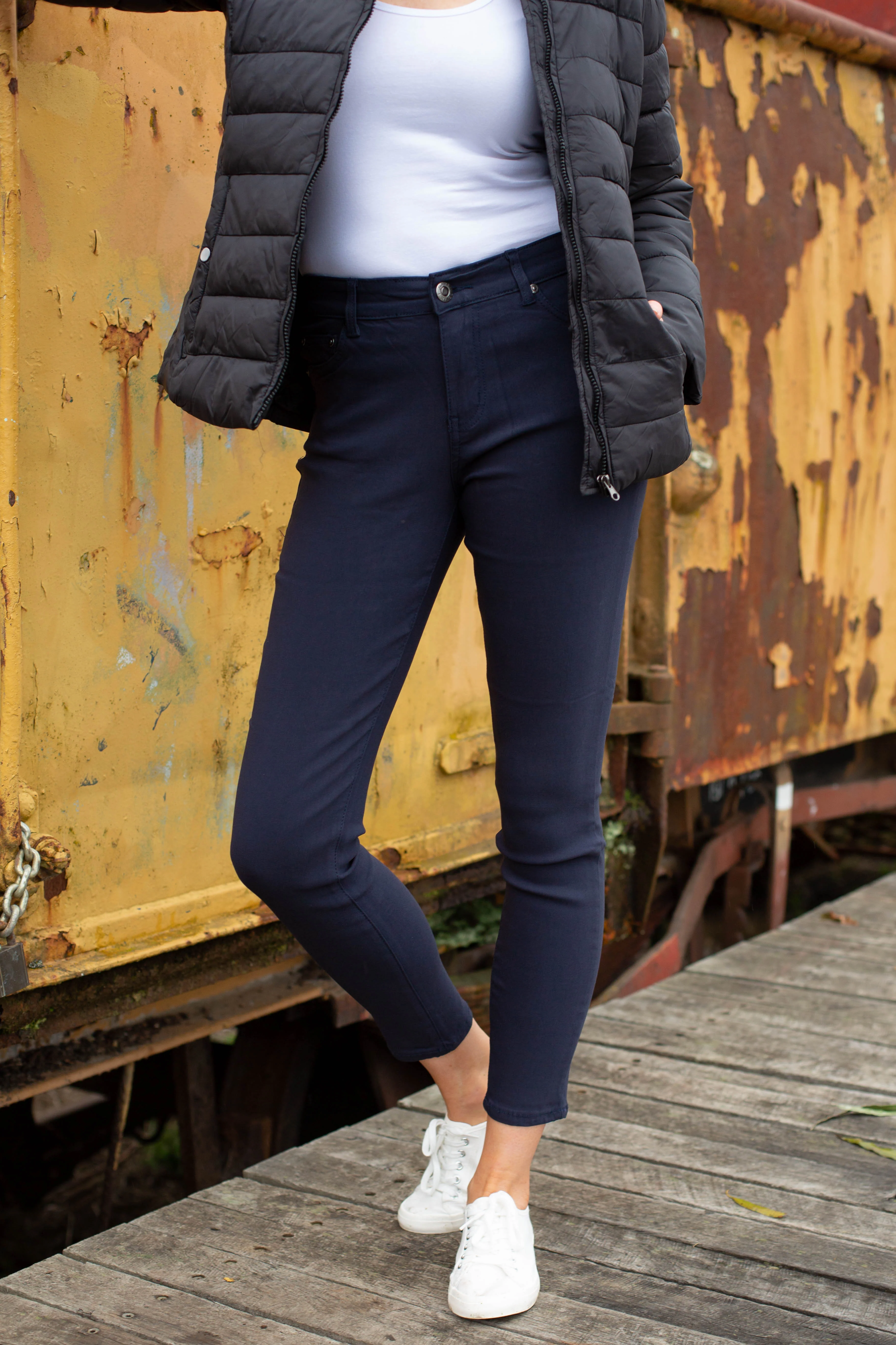 Austin Ultra Stretch Jean Pants in Navy - Image 4