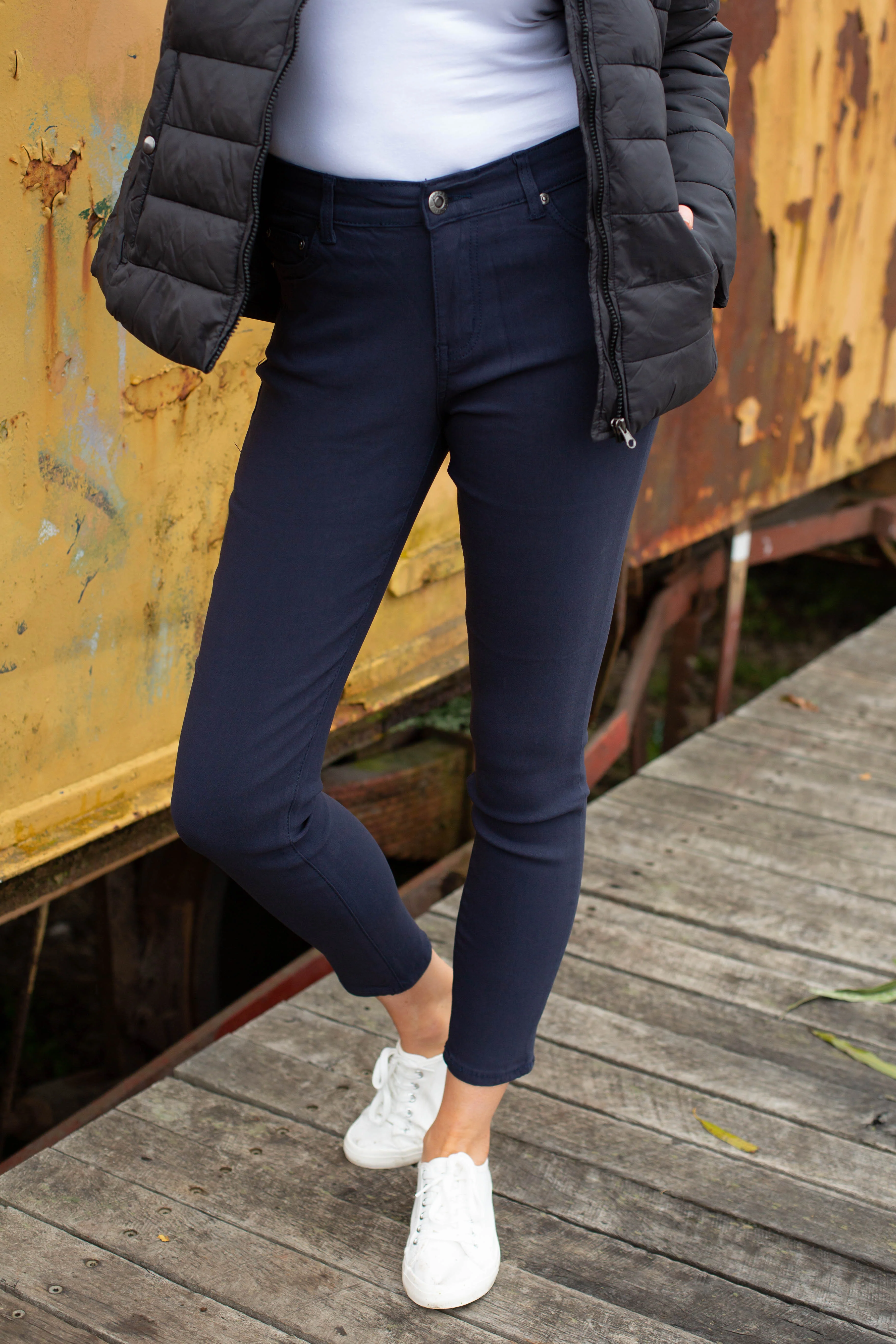 Austin Ultra Stretch Jean Pants in Navy - Image 6
