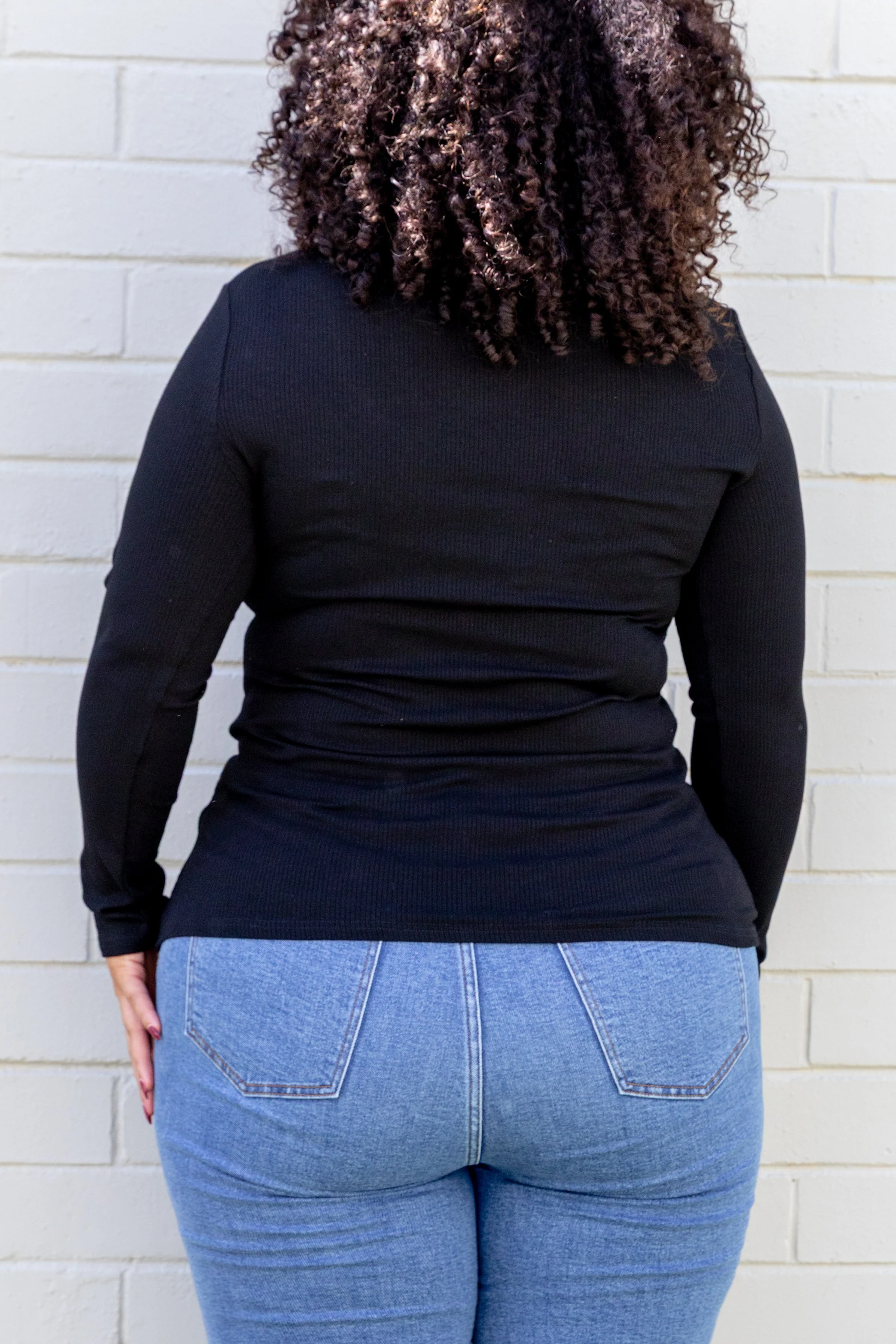 Billi Long Sleeve Rib Tee in Black - Image 12
