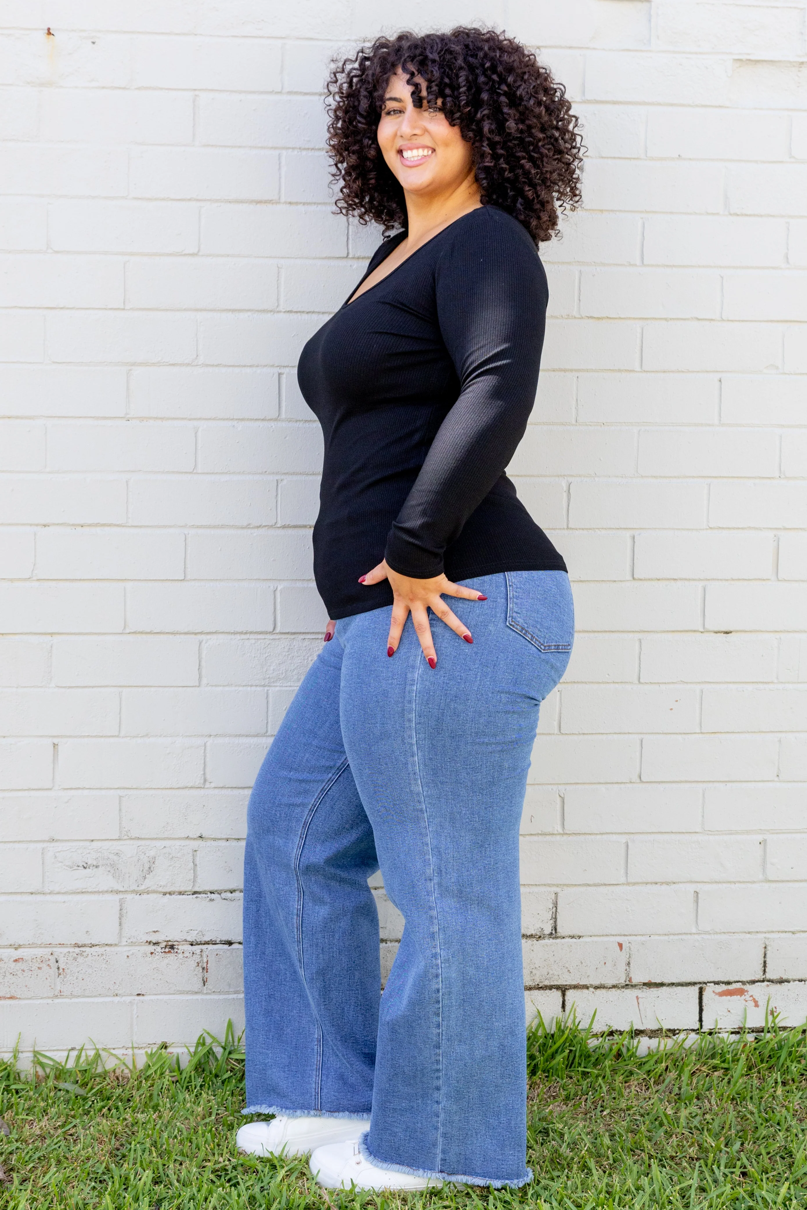 Billi Long Sleeve Rib Tee in Black - Image 13