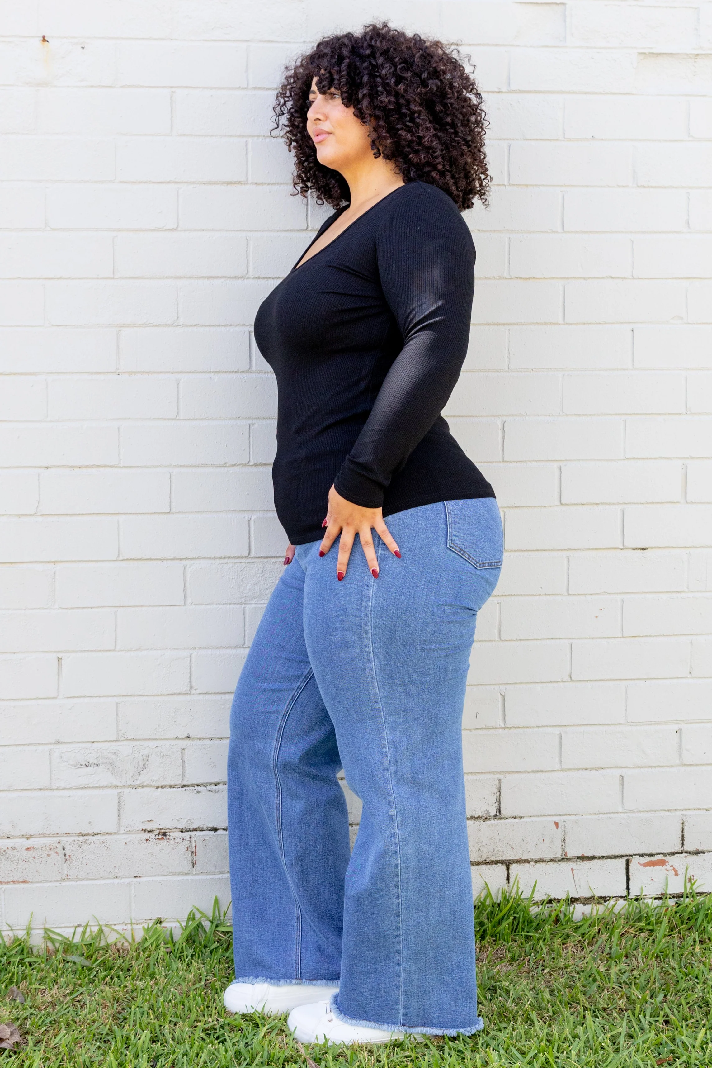 Billi Long Sleeve Rib Tee in Black - Image 9