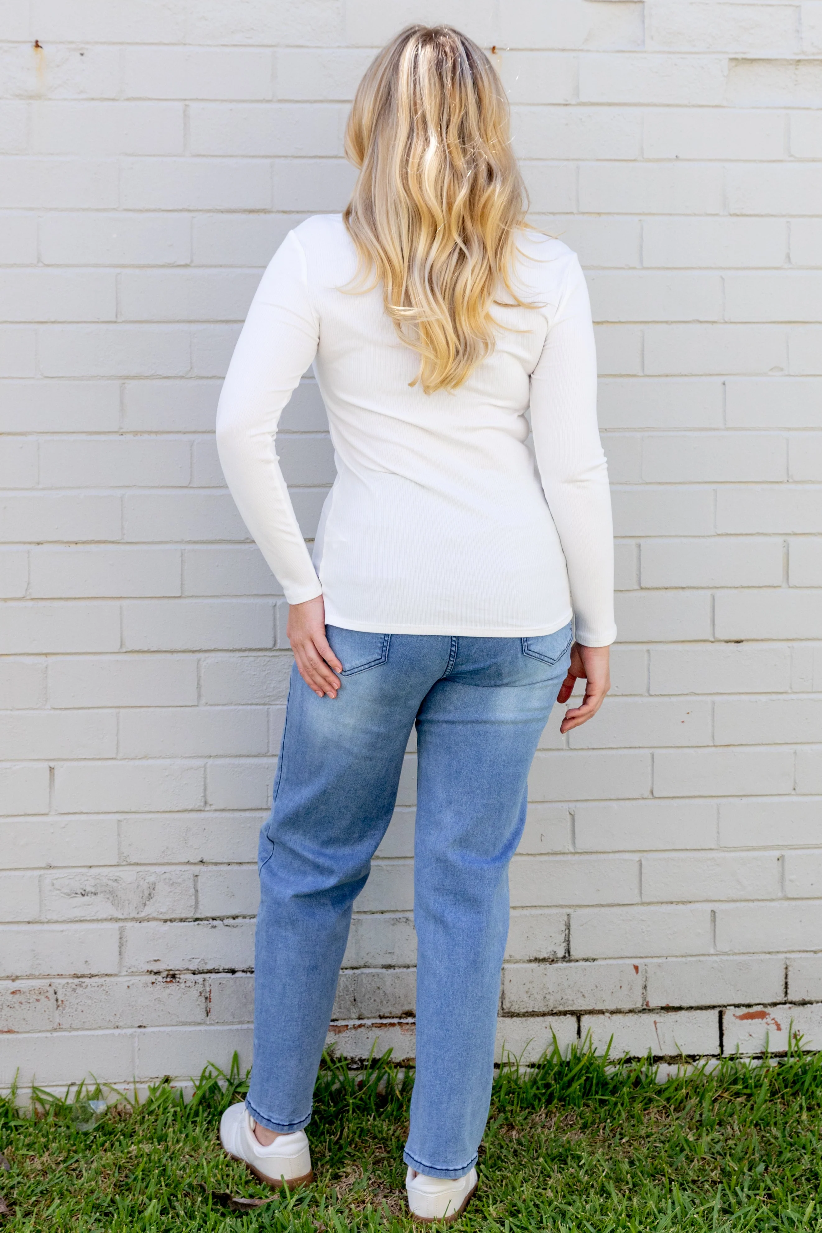 Billi Long Sleeve Rib Tee in White - Image 6