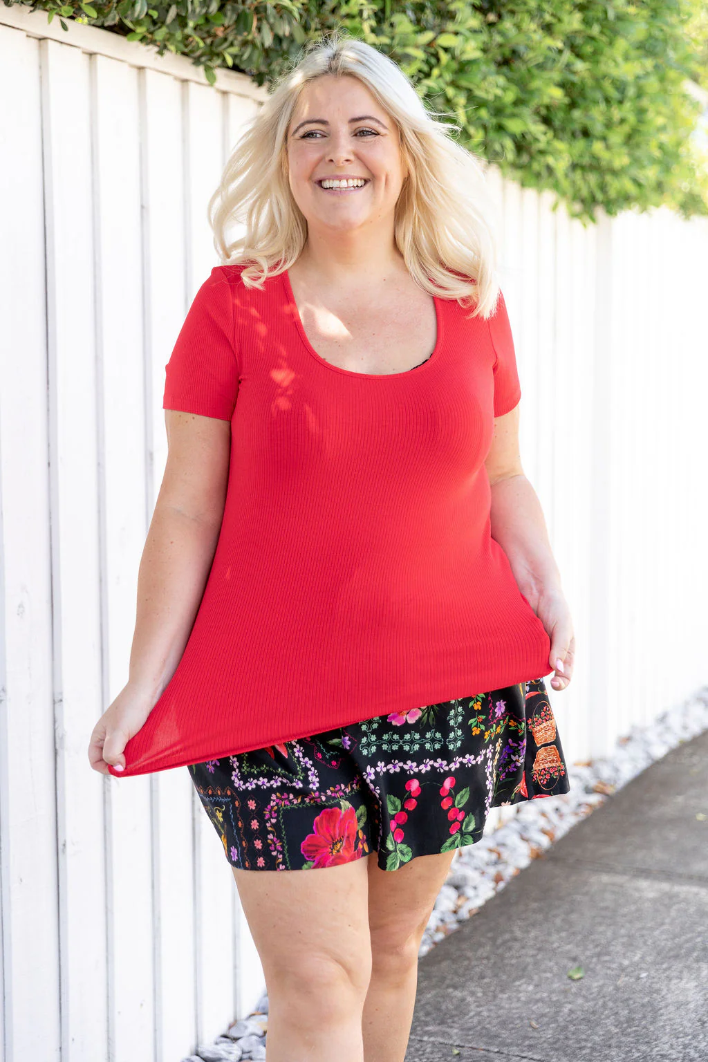 Billi Rib Tee in Red - Image 2