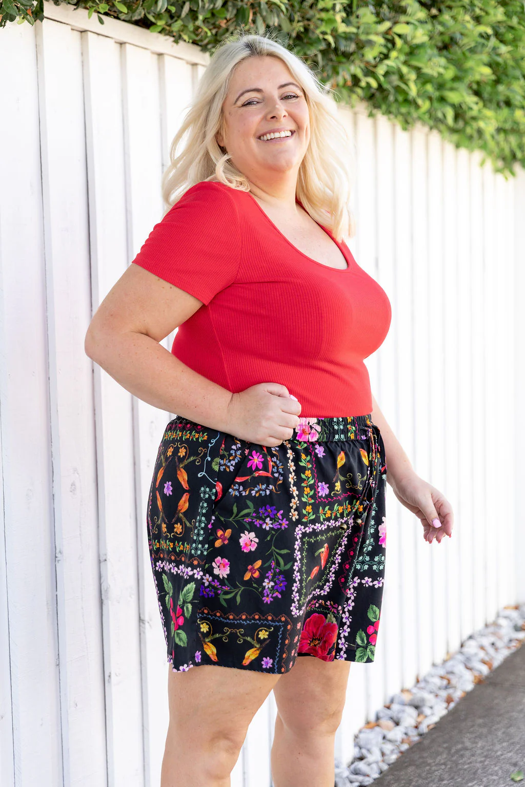 Billi Rib Tee in Red - Image 9