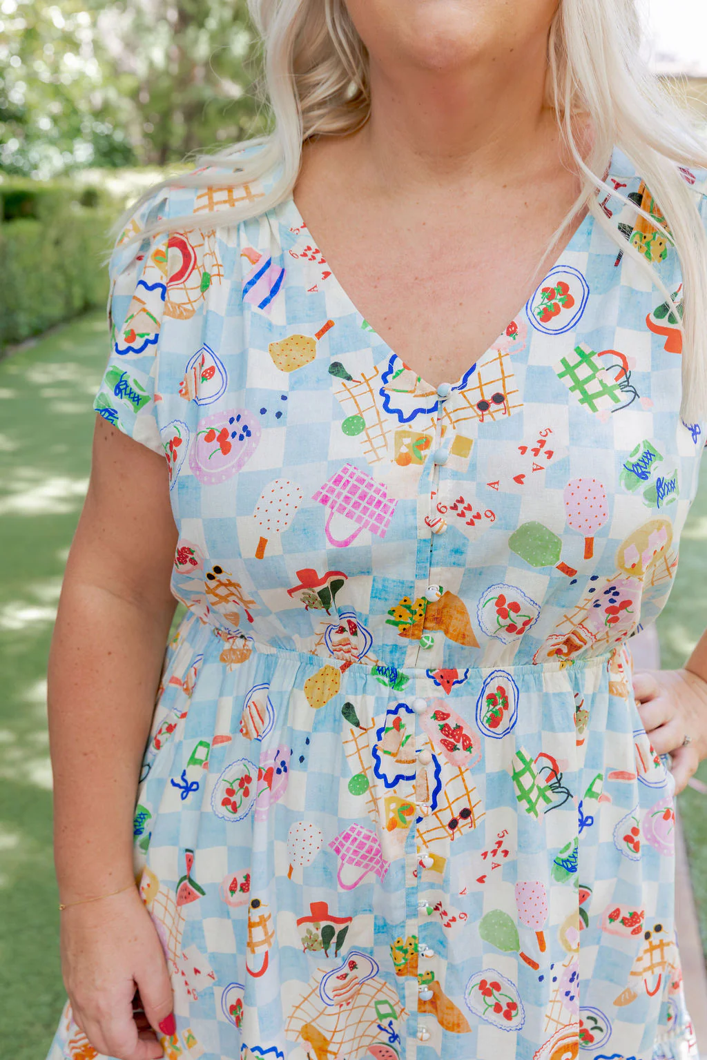 Brontie Linen Blend Dress in Picnic - Image 11