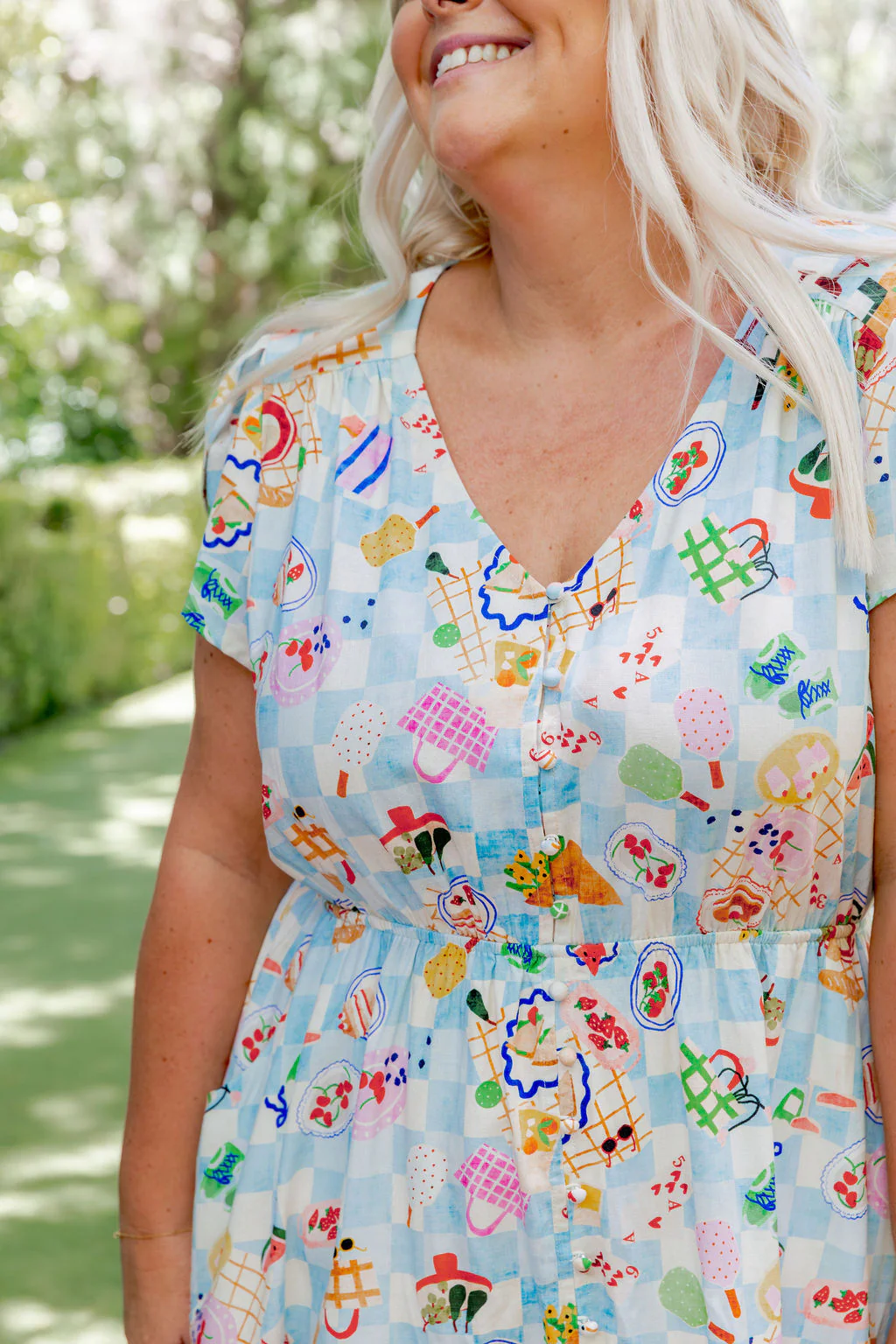 Brontie Linen Blend Dress in Picnic - Image 8