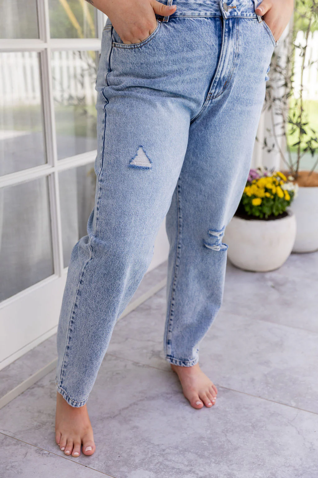 Cerys Jeans in Light Blue Acid Wash - Image 11