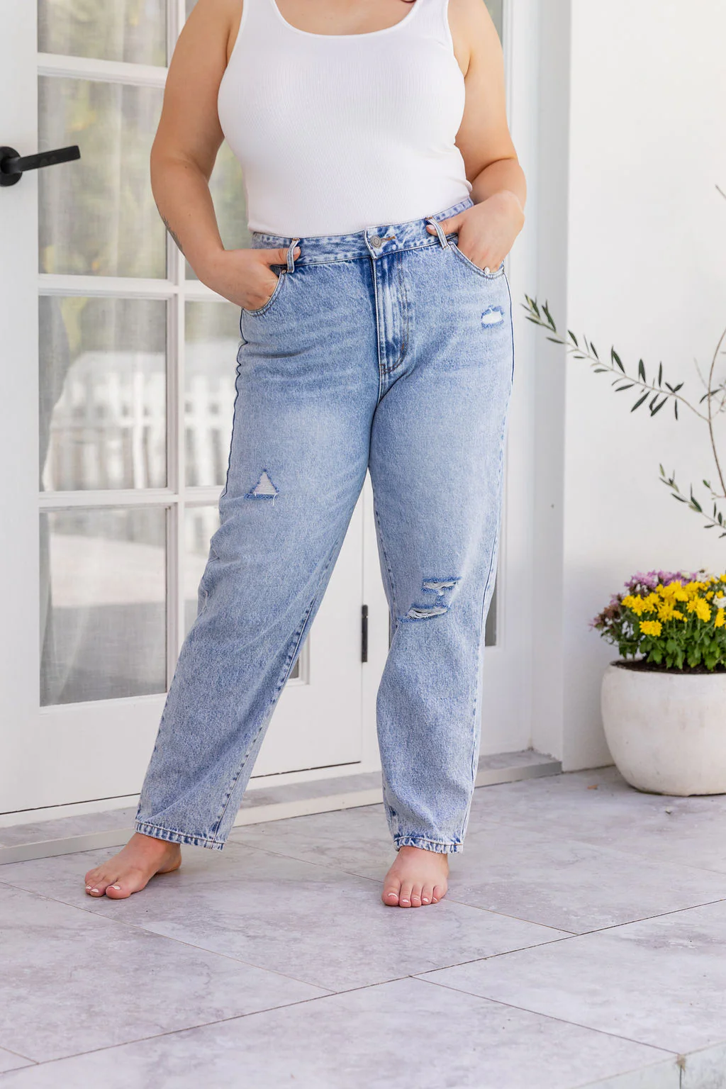 Cerys Jeans in Light Blue Acid Wash - Image 13