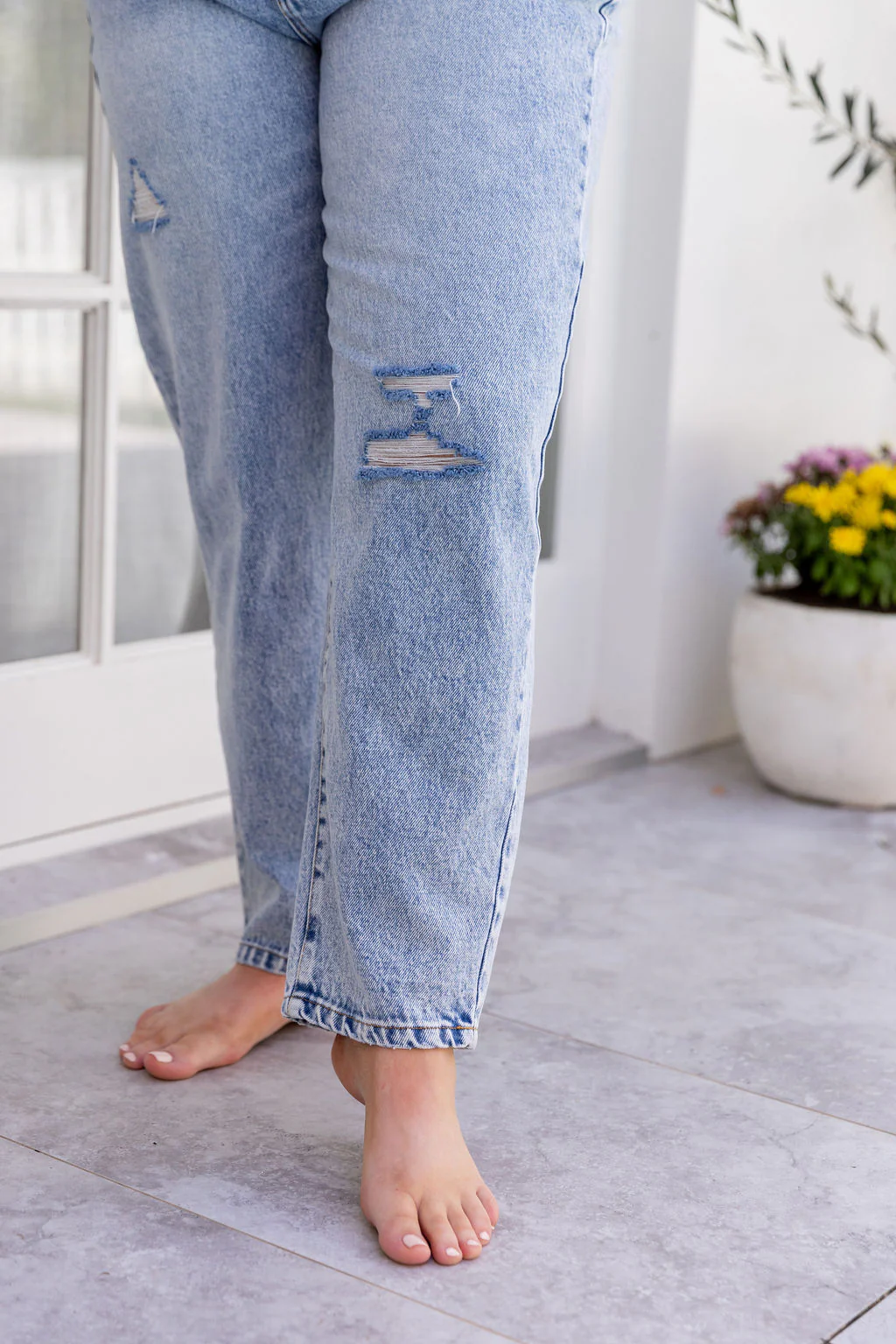 Cerys Jeans in Light Blue Acid Wash - Image 18