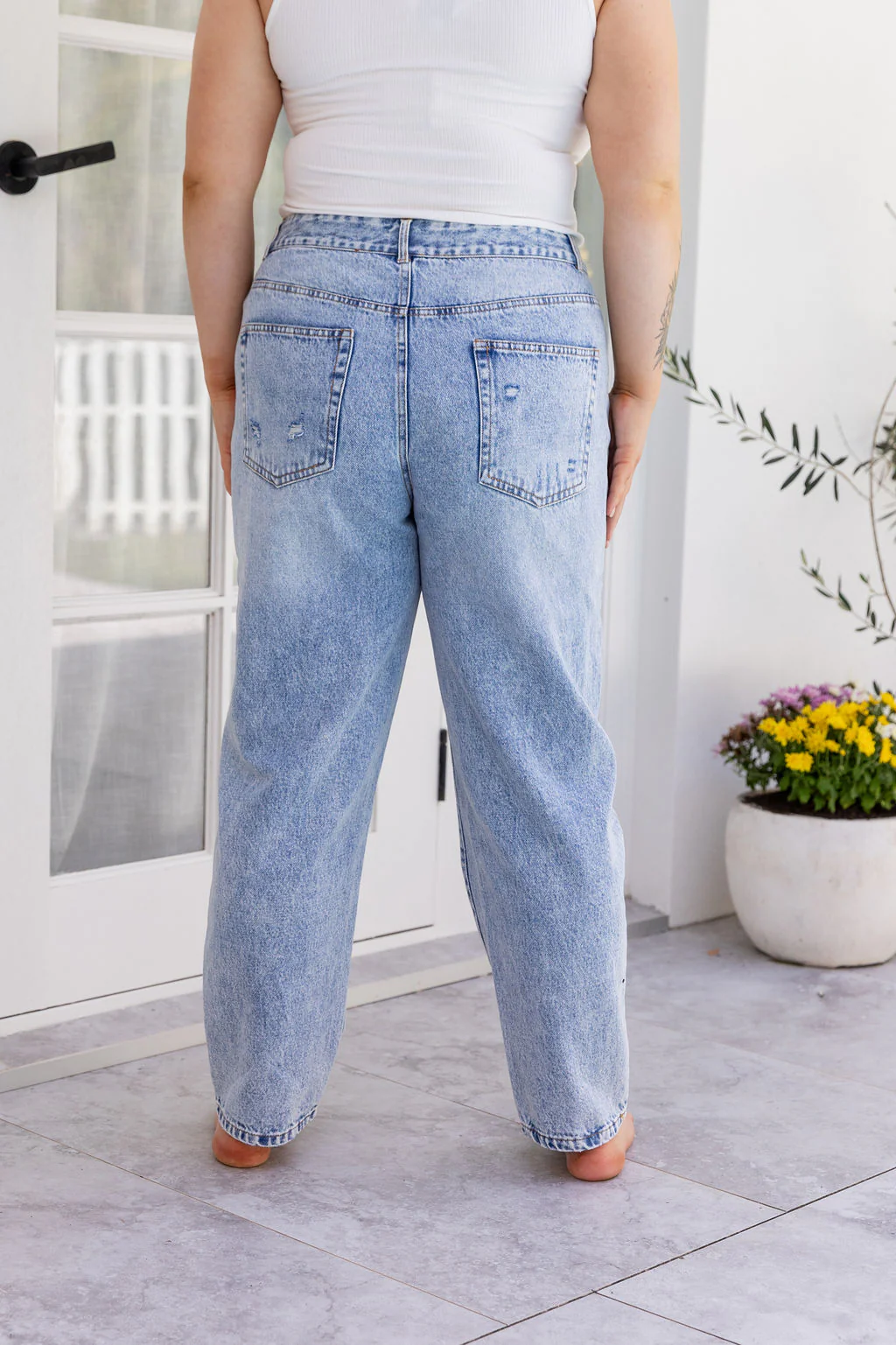 Cerys Jeans in Light Blue Acid Wash - Image 21