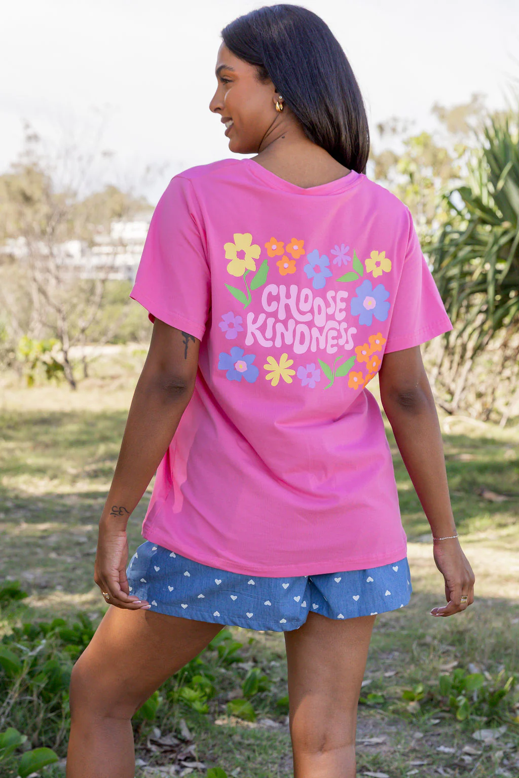 Choose Kindness V-Neck Tee in Pink - Image 8