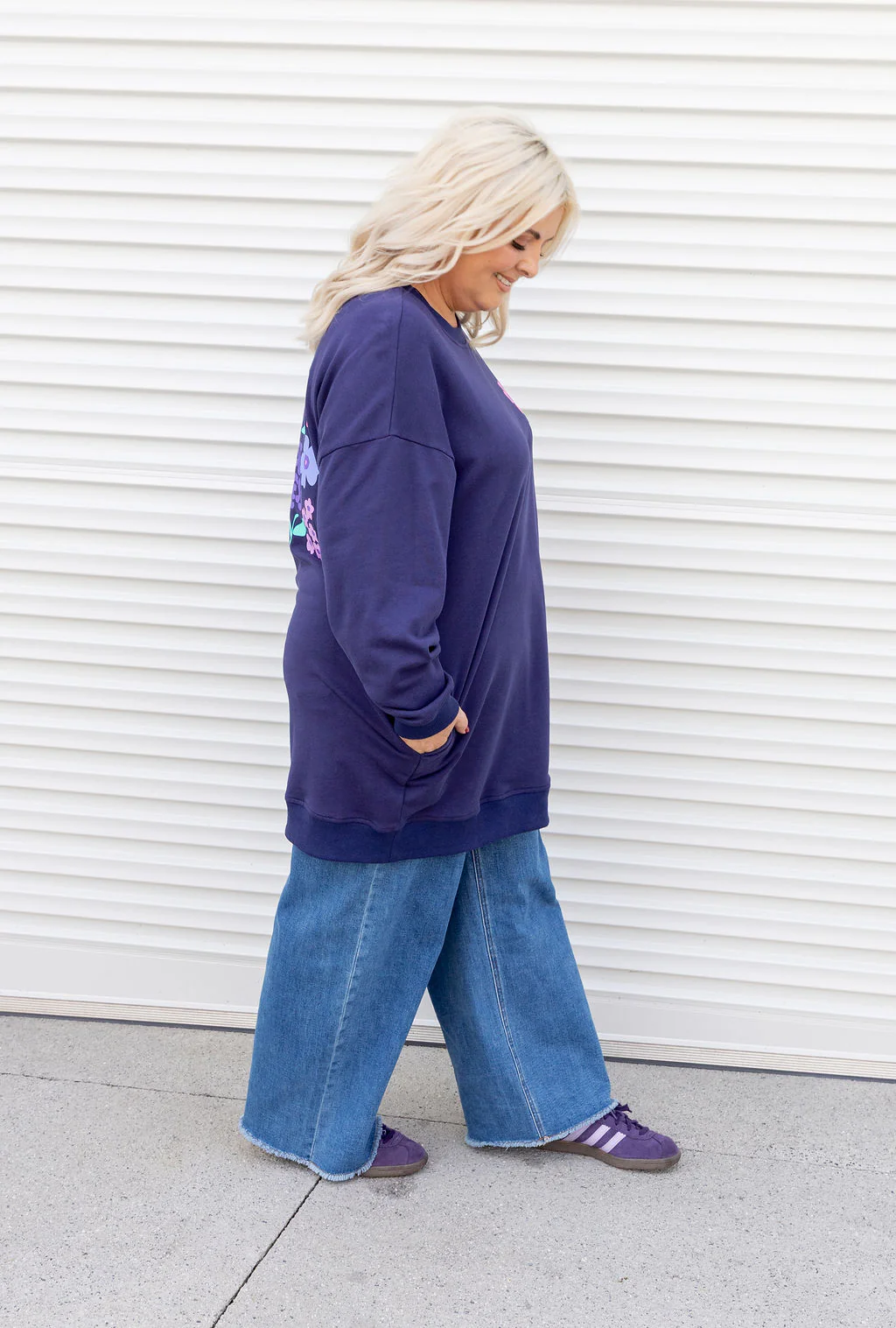 Evan Longline Sweatshirt in Kindness Navy - Image 11