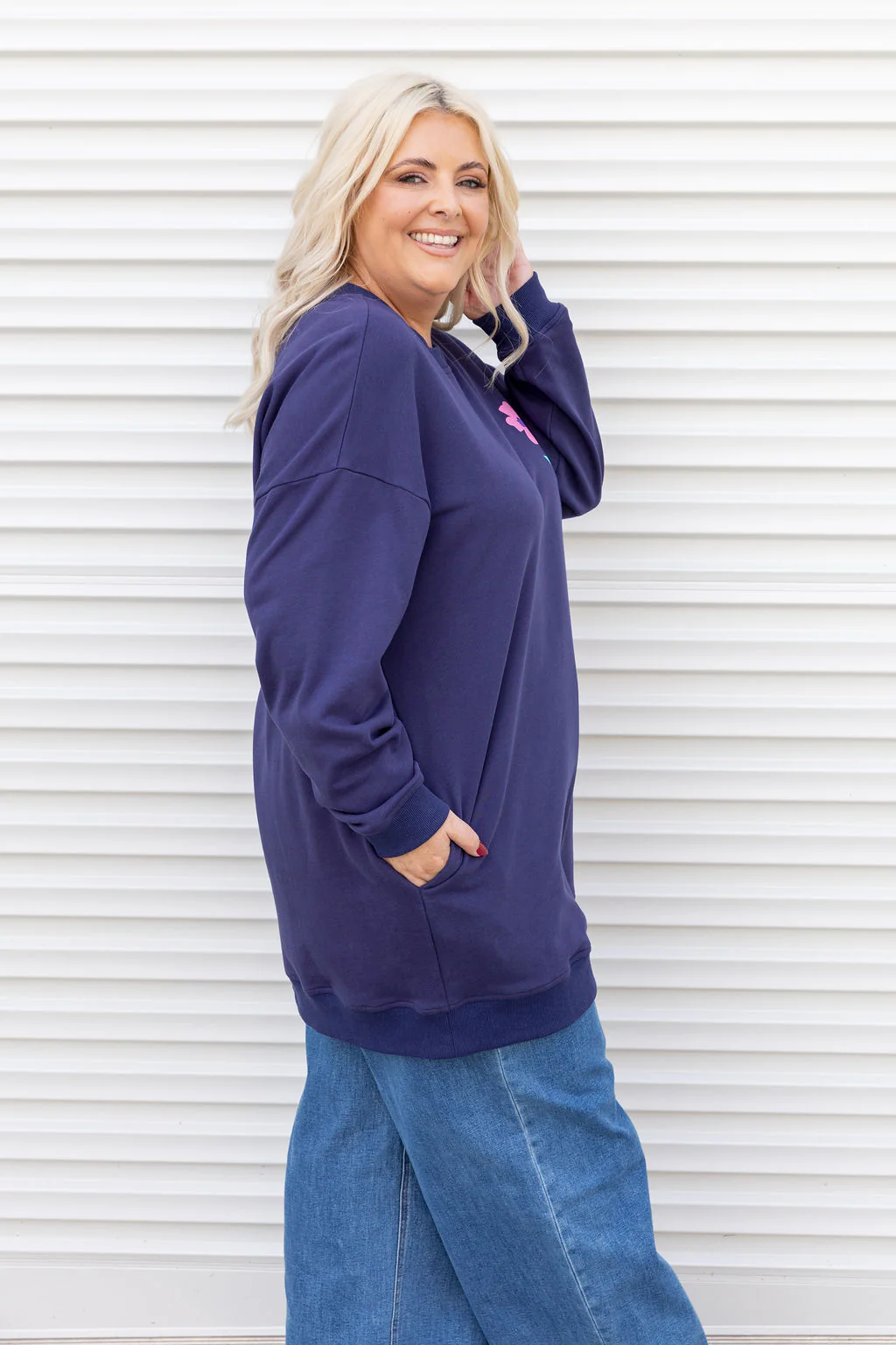 Evan Longline Sweatshirt in Kindness Navy - Image 7
