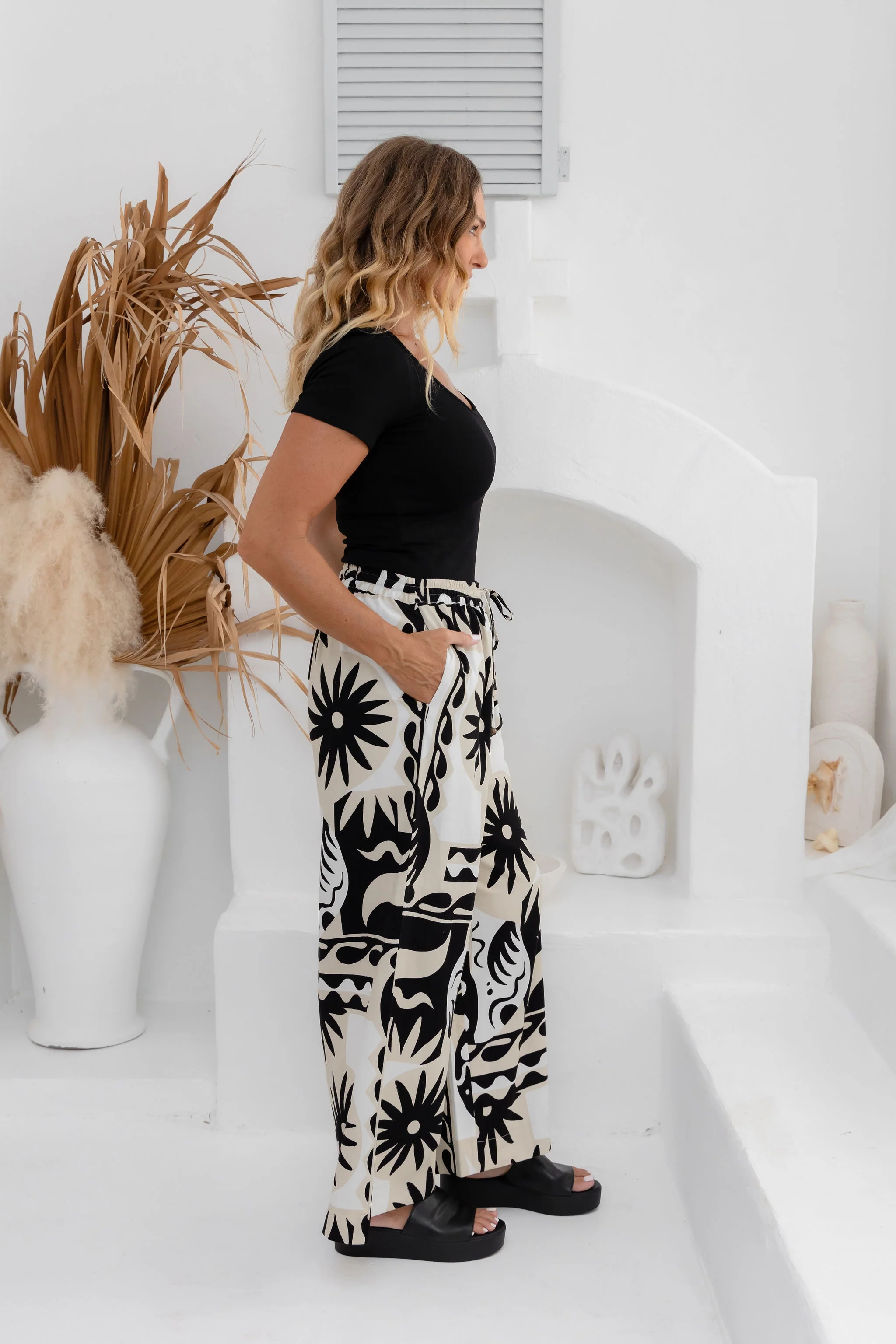 Gina Linen Blend Pant in Neptune - Image 4