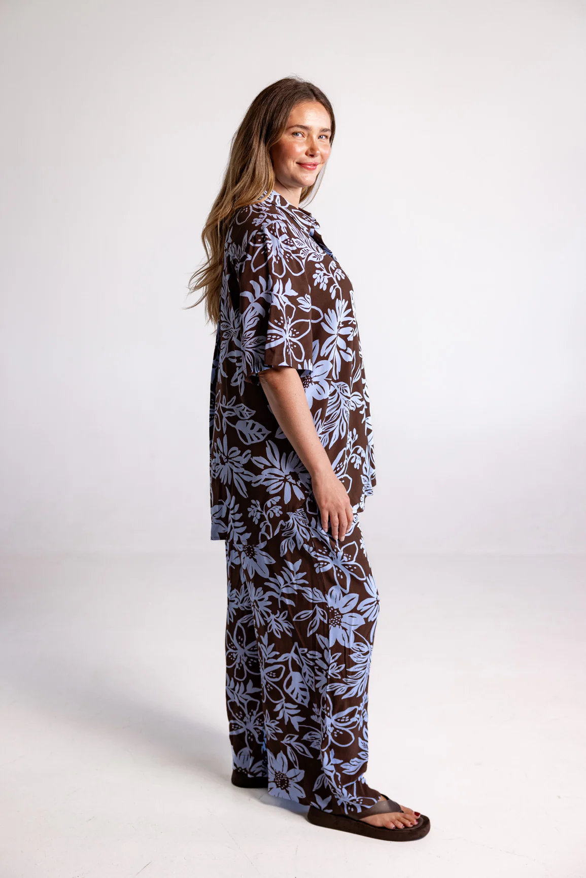 Gina Pants in in Blue Lani Chocolate - Image 10