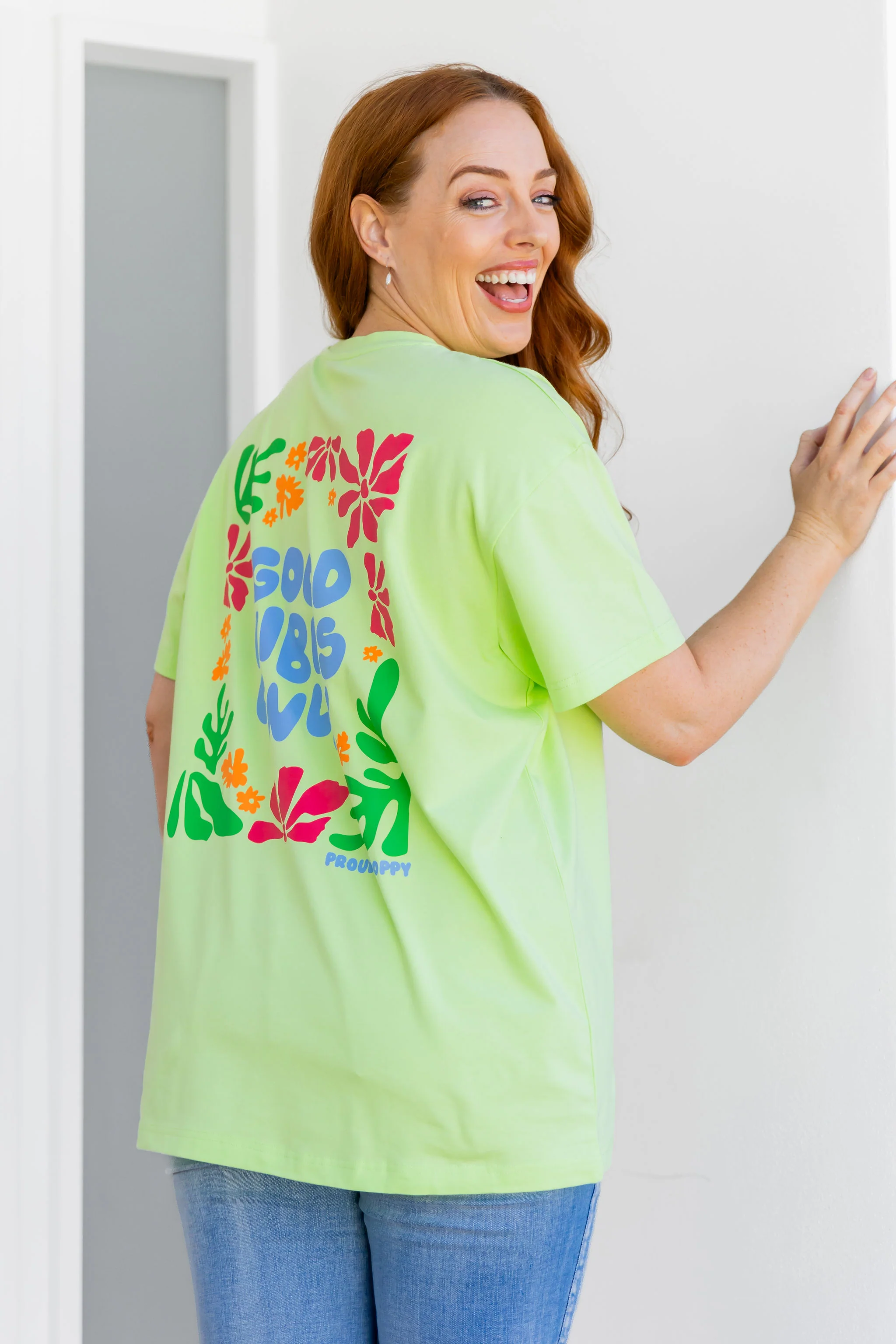 Good Vibes Tee in Apple - Image 10