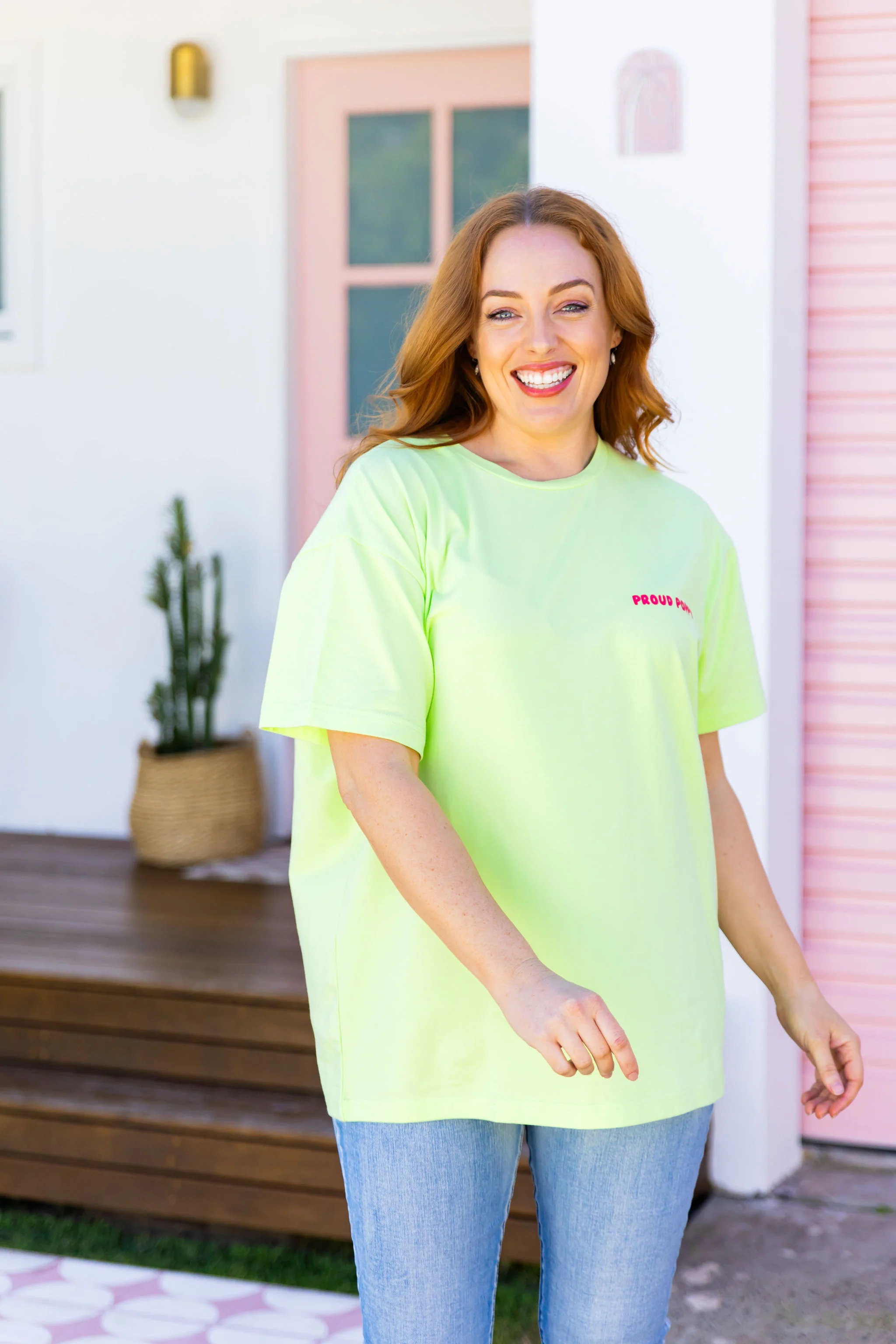 Good Vibes Tee in Apple - Image 8