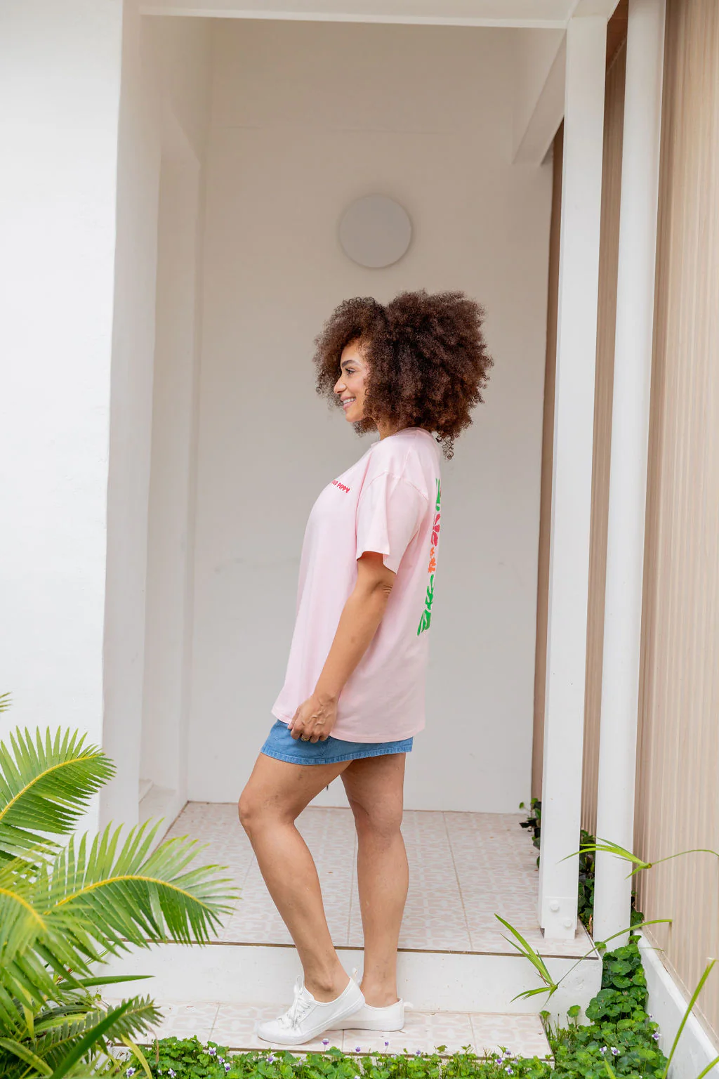 Good Vibes Tee in Pink - Image 11