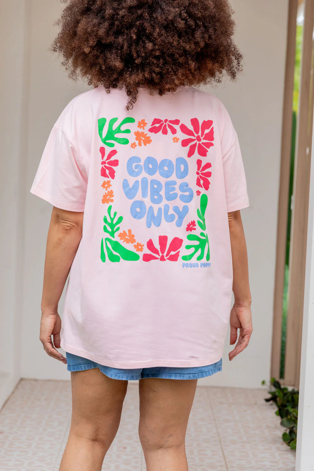Good Vibes Tee in Pink - Image 14
