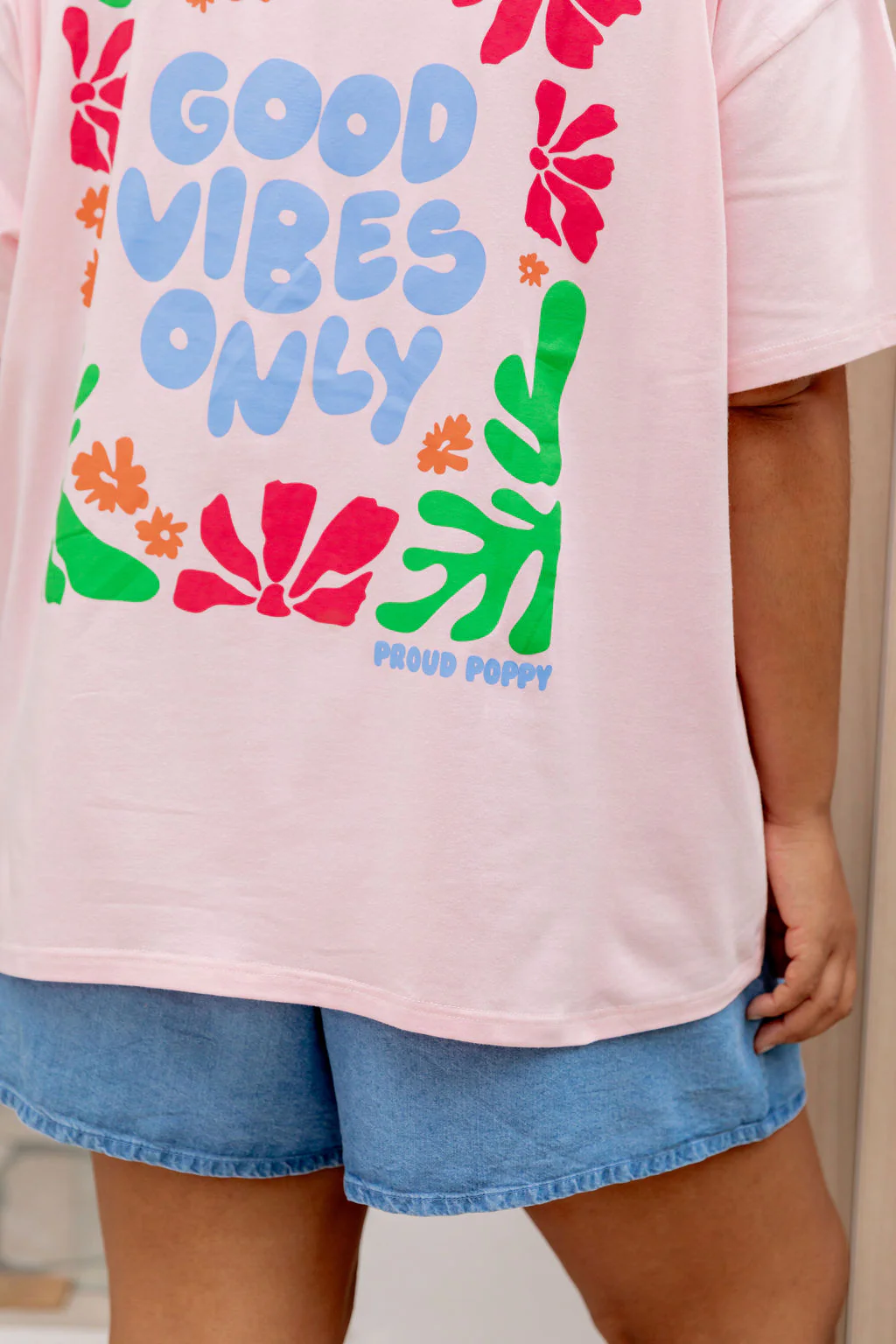 Good Vibes Tee in Pink - Image 15