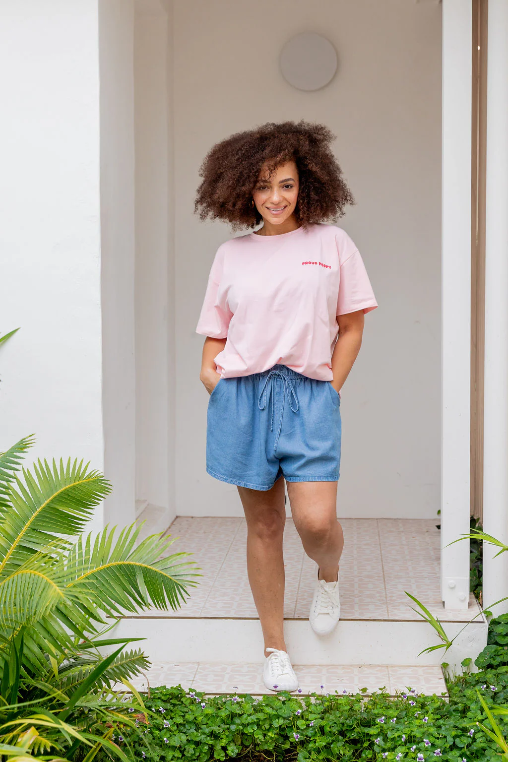 Good Vibes Tee in Pink - Image 16