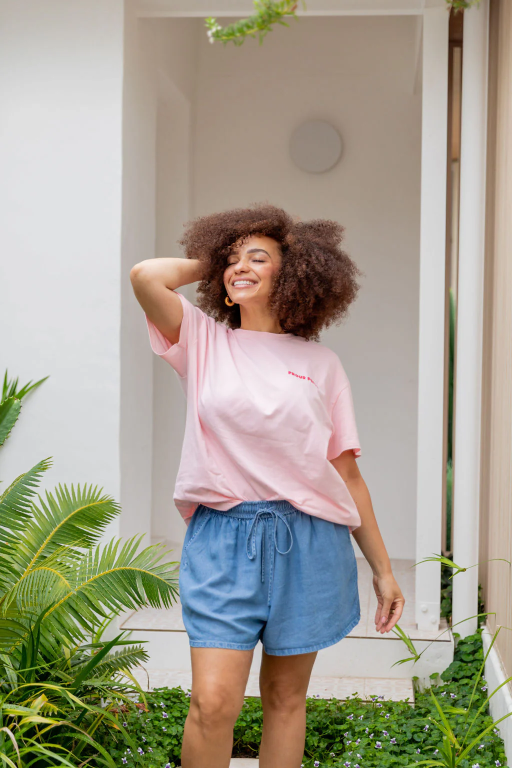 Good Vibes Tee in Pink - Image 17