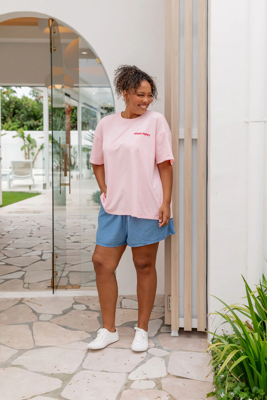 Good Vibes Tee in Pink - Image 19