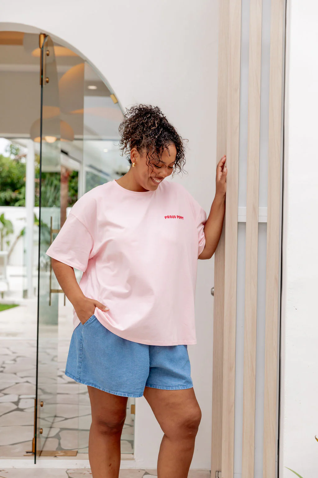 Good Vibes Tee in Pink - Image 20