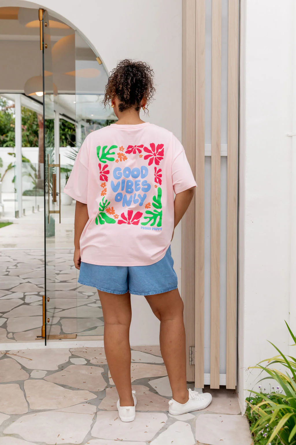 Good Vibes Tee in Pink - Image 26