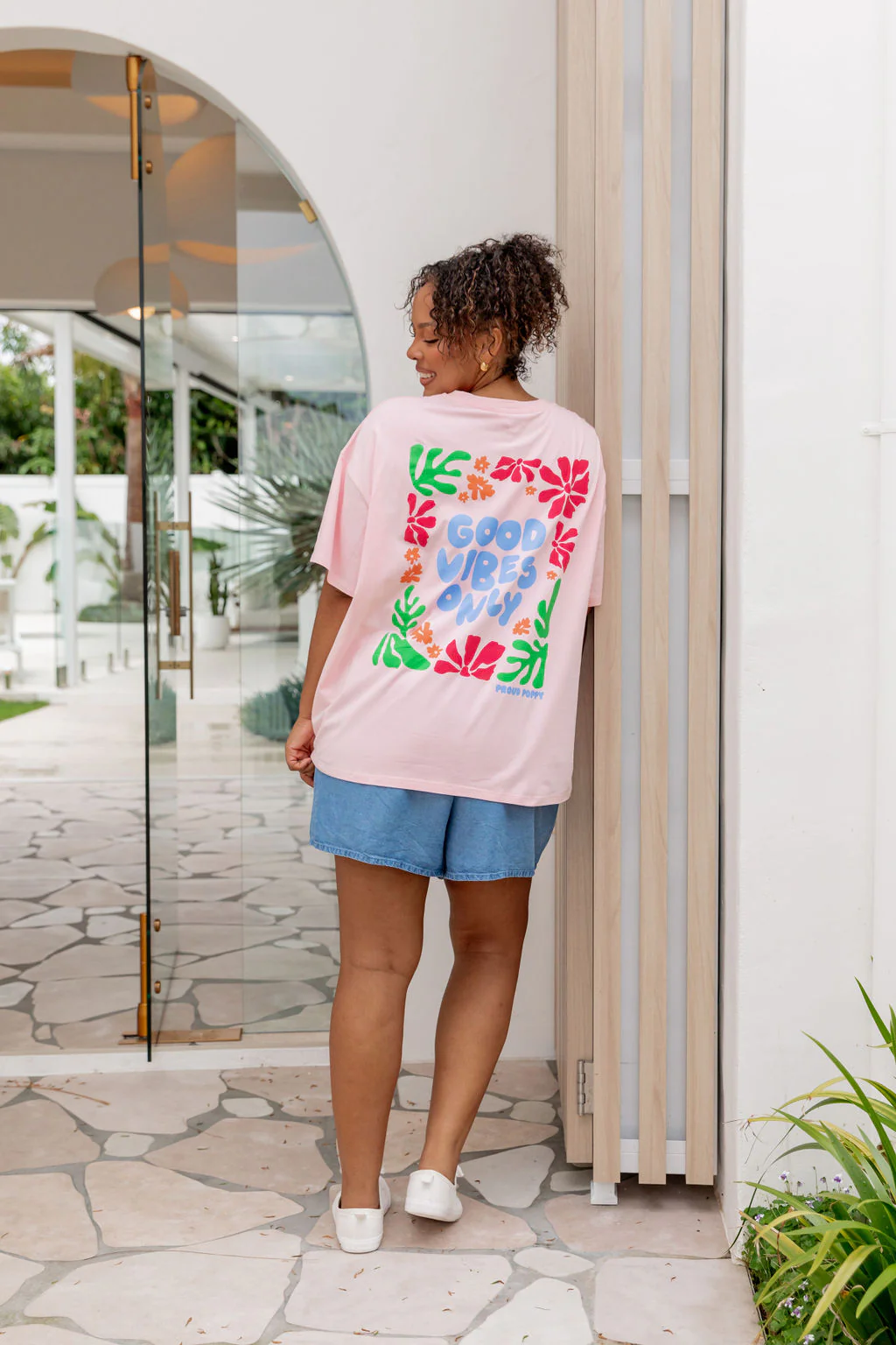 Good Vibes Tee in Pink - Image 28