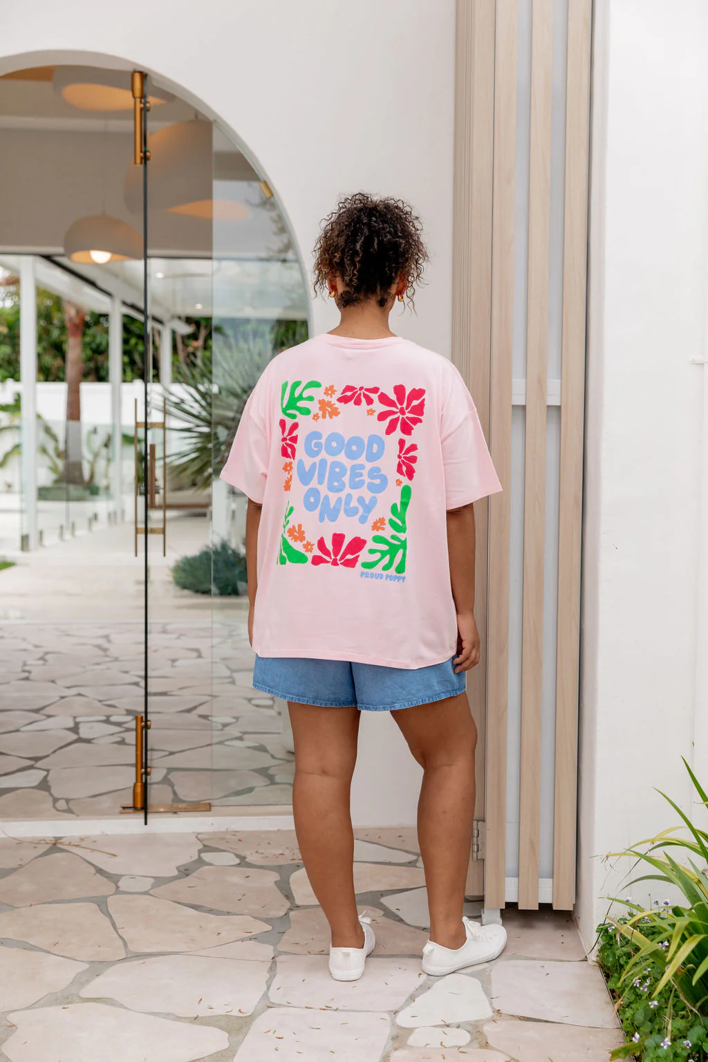 Good Vibes Tee in Pink - Image 30