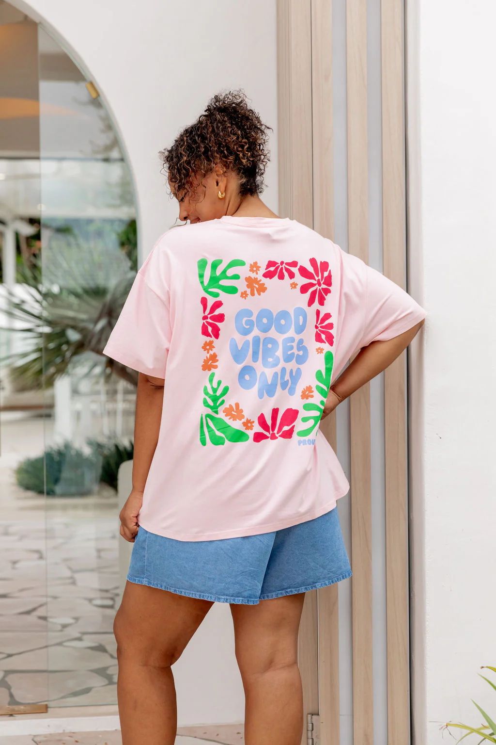 Good Vibes Tee in Pink - Image 34