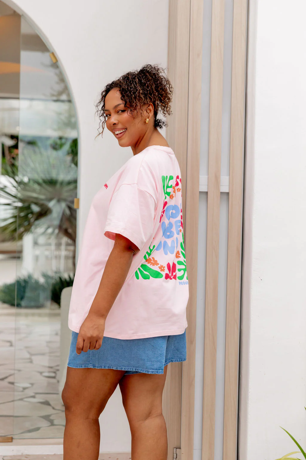 Good Vibes Tee in Pink - Image 35