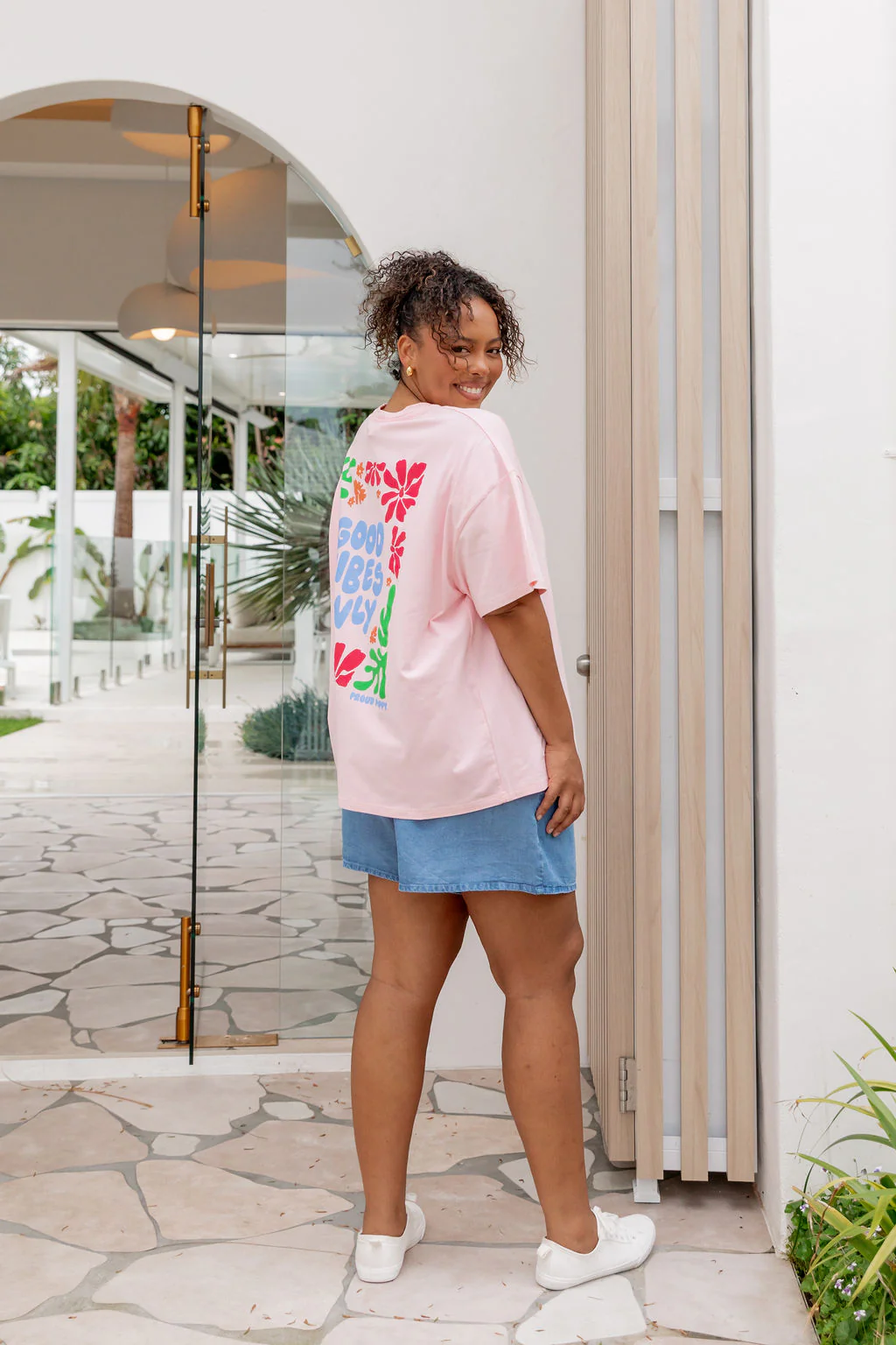 Good Vibes Tee in Pink - Image 36