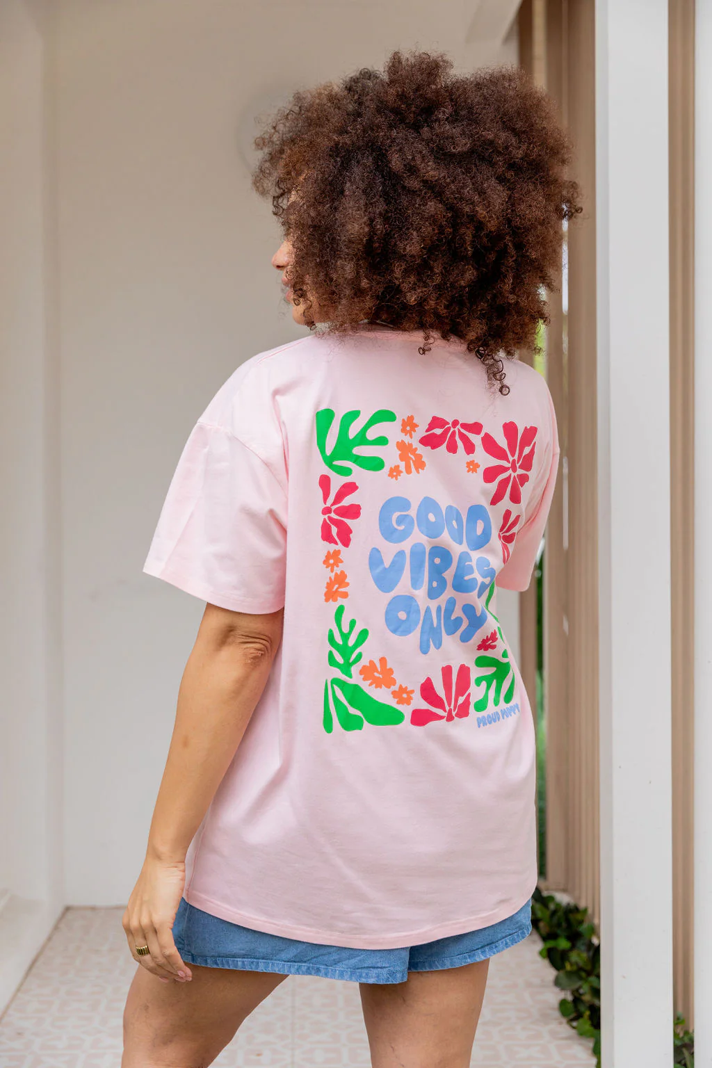 Good Vibes Tee in Pink - Image 7