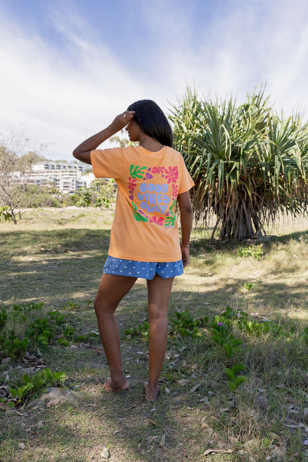 Good Vibes V-Neck Tee in Peach - Image 13