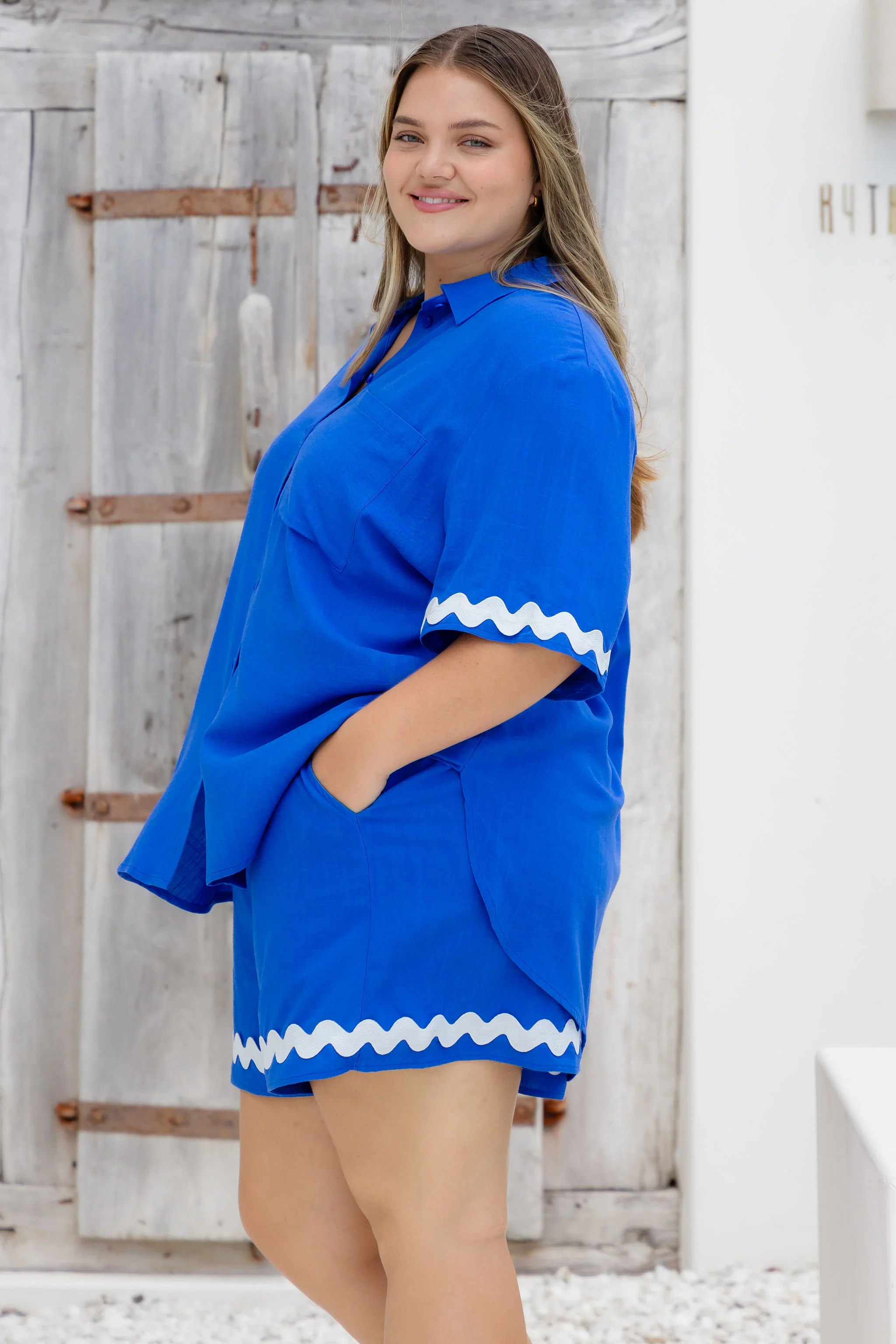 Harlow Linen Blend Shorts in Elemental Blue - Image 10
