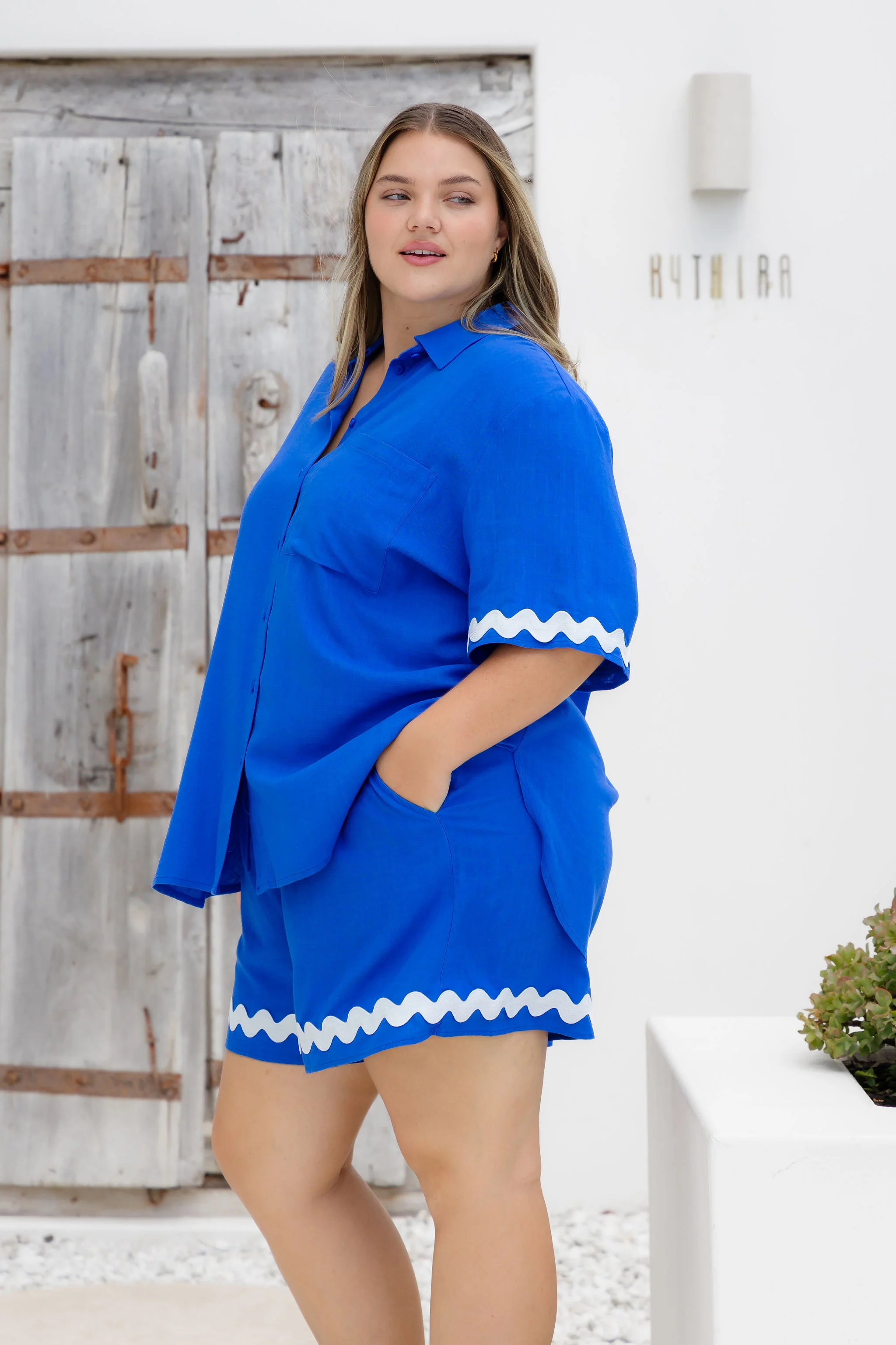 Harlow Linen Blend Shorts in Elemental Blue - Image 9