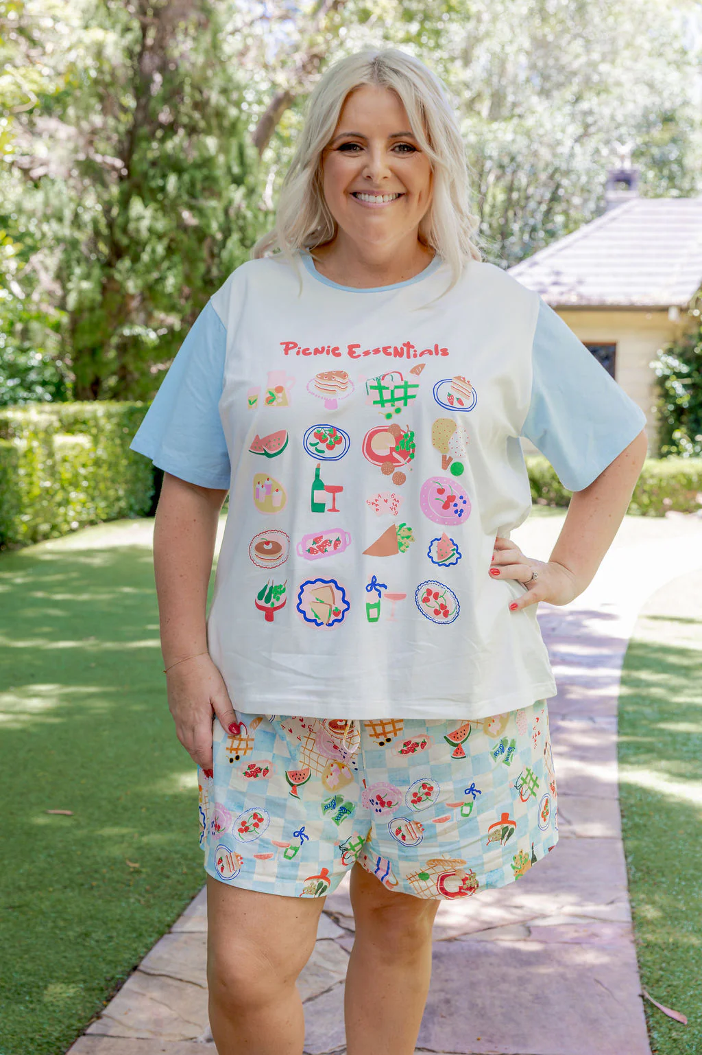 Harlow Linen Blend Shorts in Picnic - Image 17