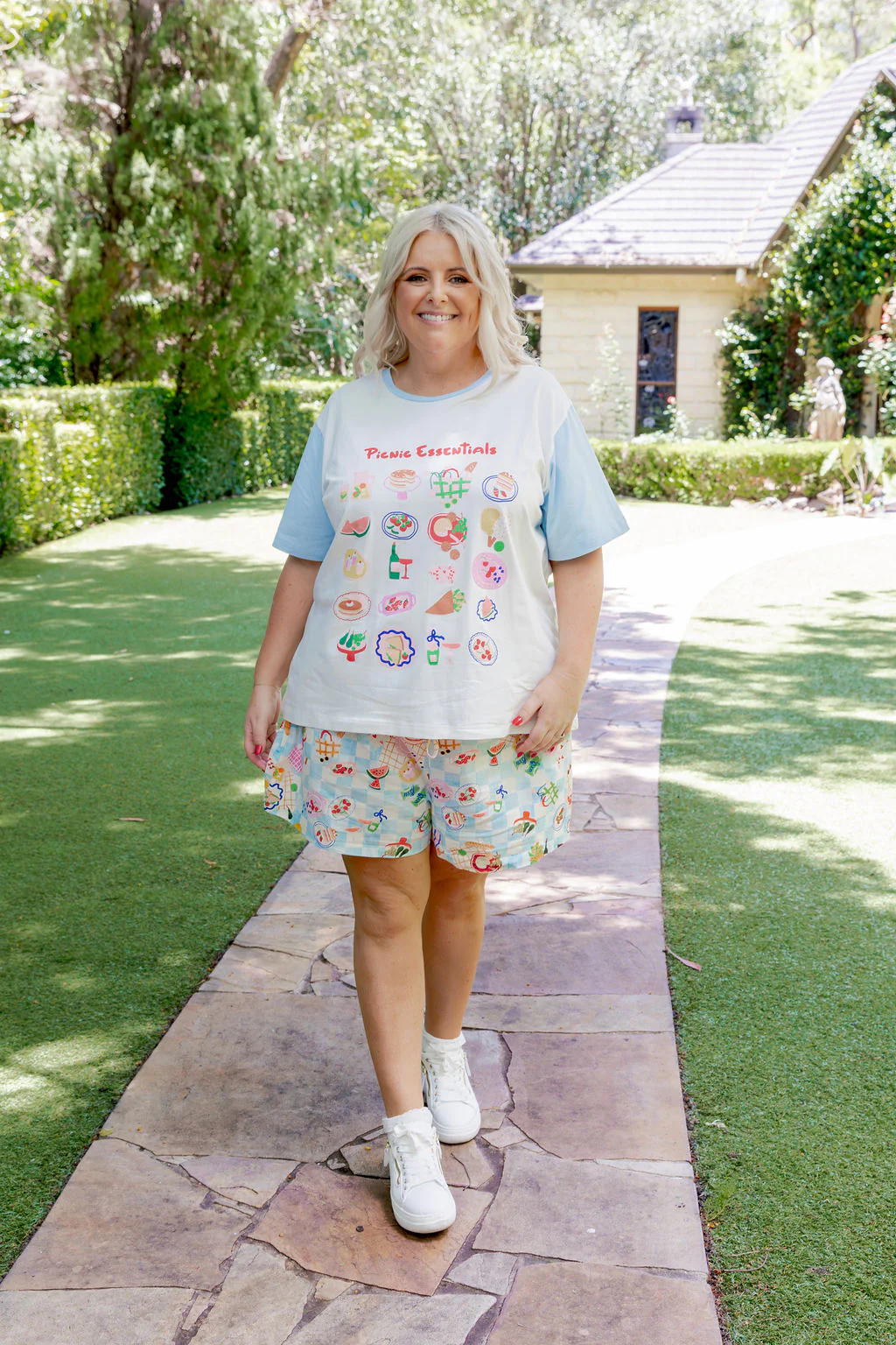 Harlow Linen Blend Shorts in Picnic - Image 18