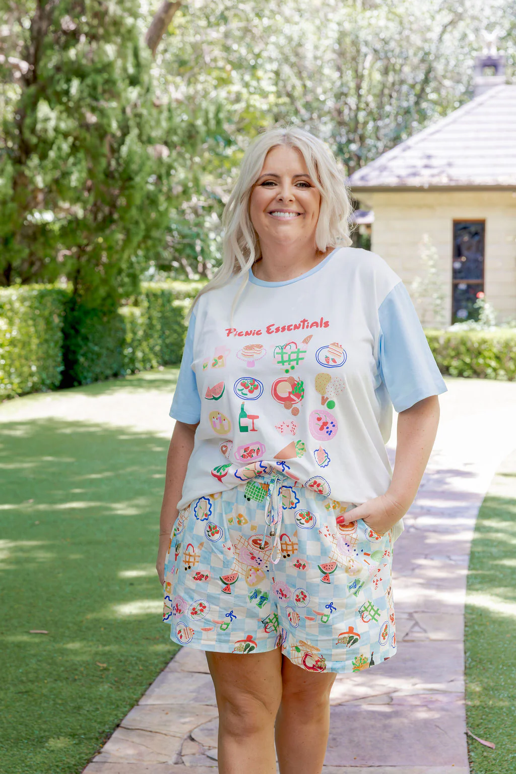 Harlow Linen Blend Shorts in Picnic - Image 8