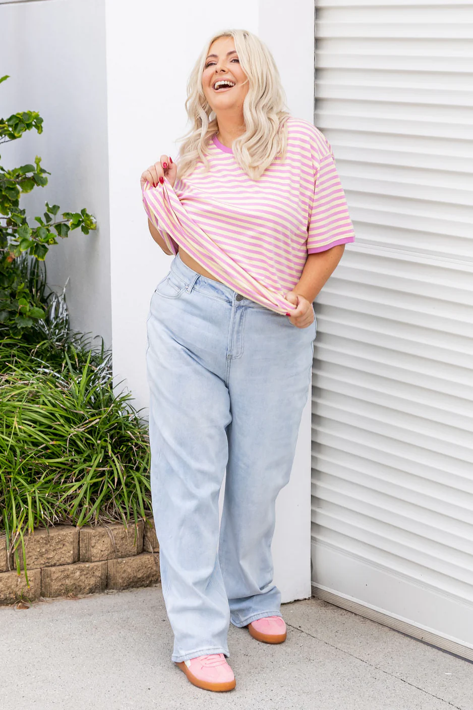 Jace Relaxed Jeans in Light Blue