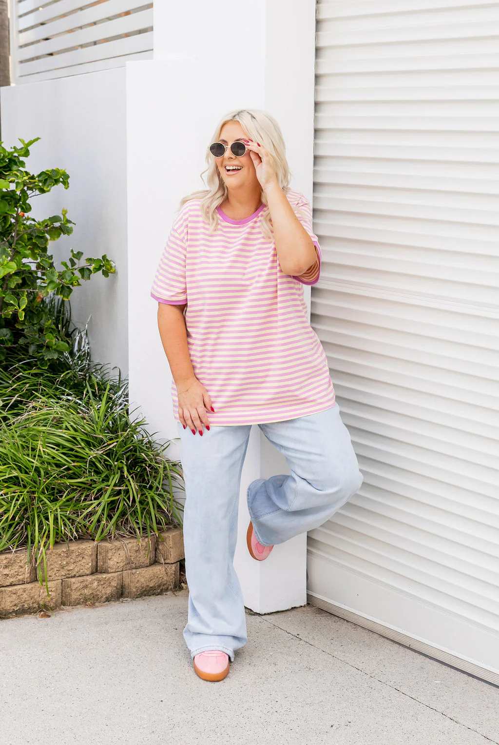 Jace Relaxed Jeans in Light Blue - Image 10