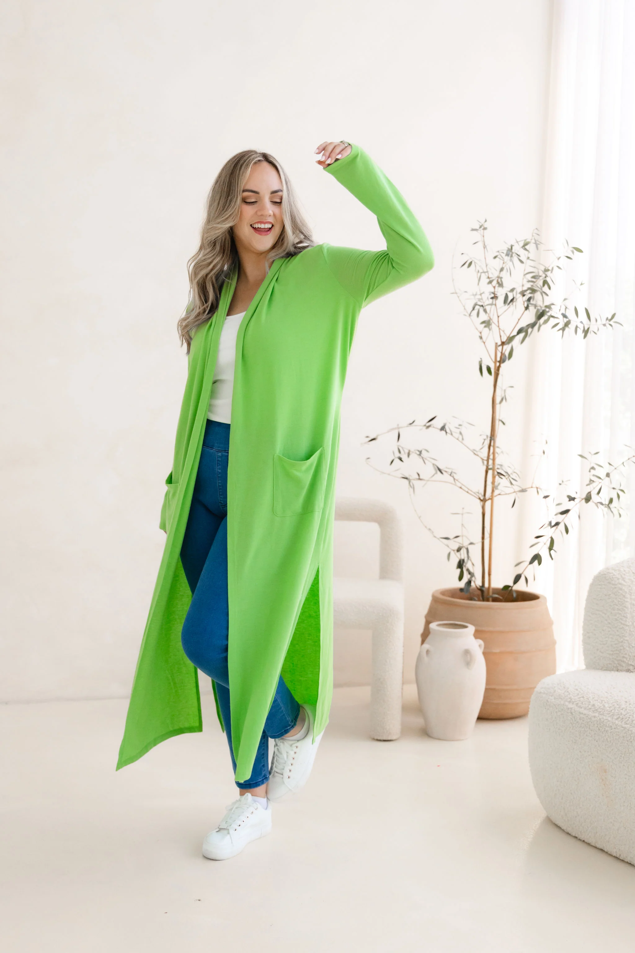 Jane Cardi Maxi Length in Apple - Image 4