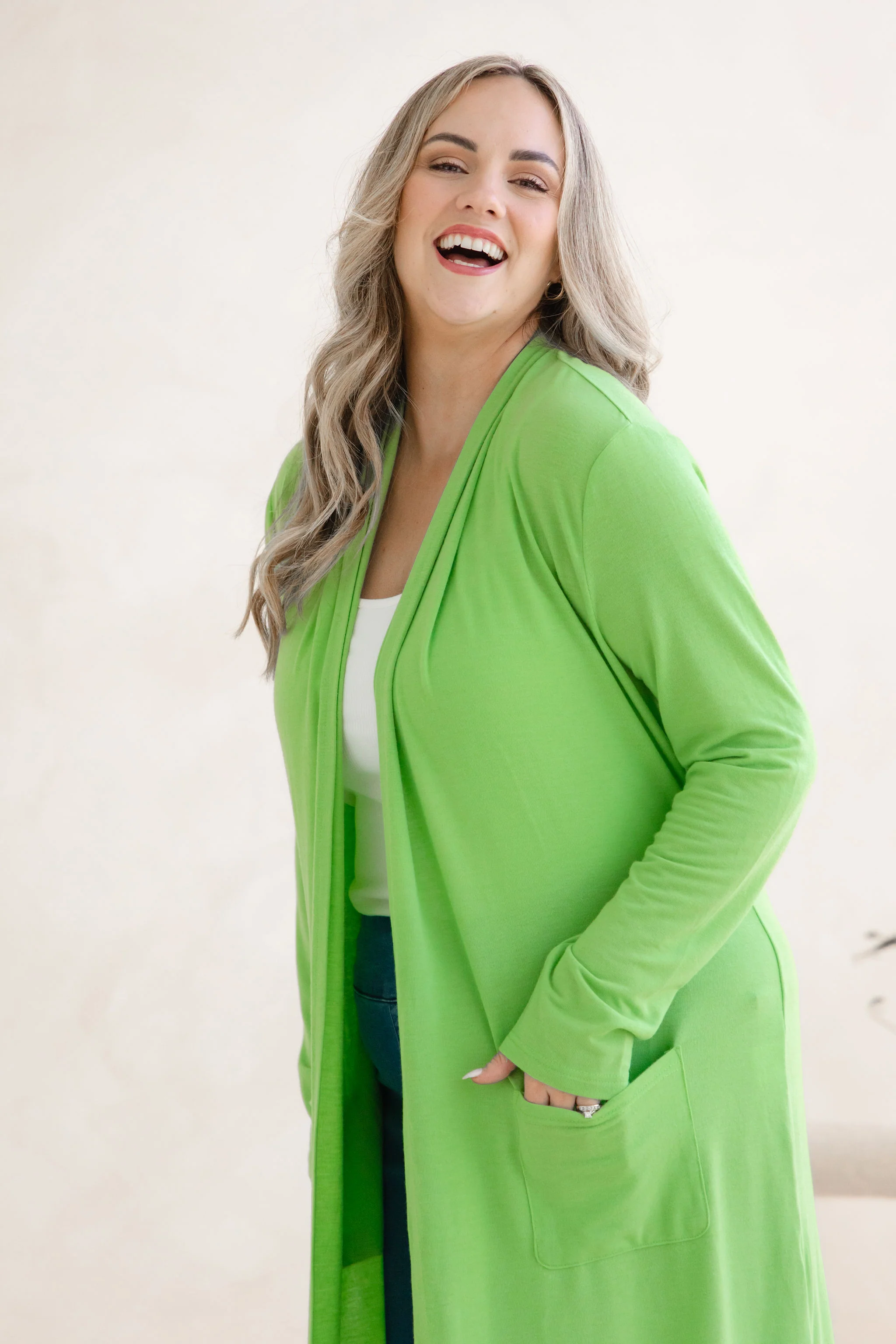 Jane Cardi Maxi Length in Apple - Image 7