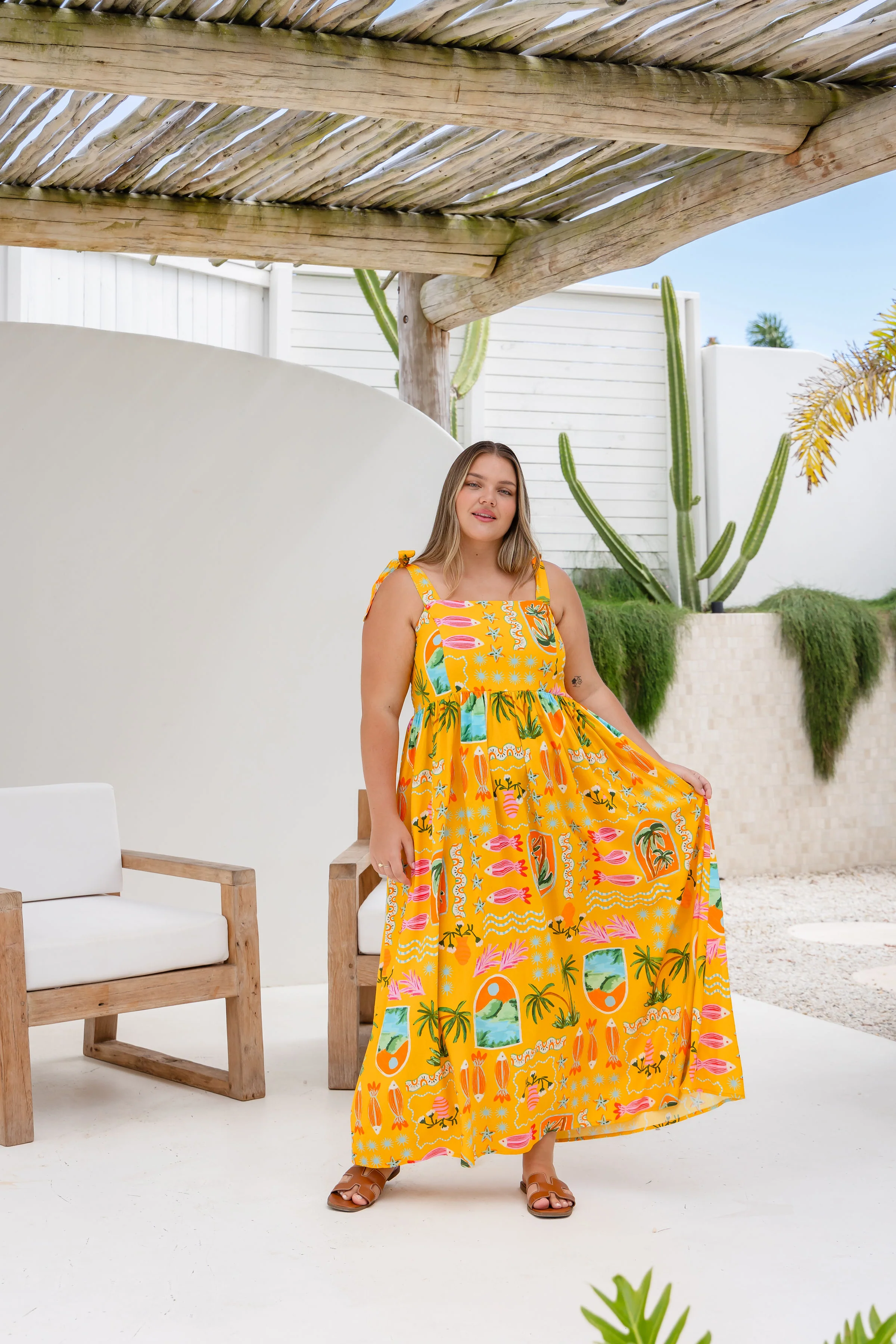 Juno Linen Blend Maxi Dress in Star Fish Fiesta - Image 4