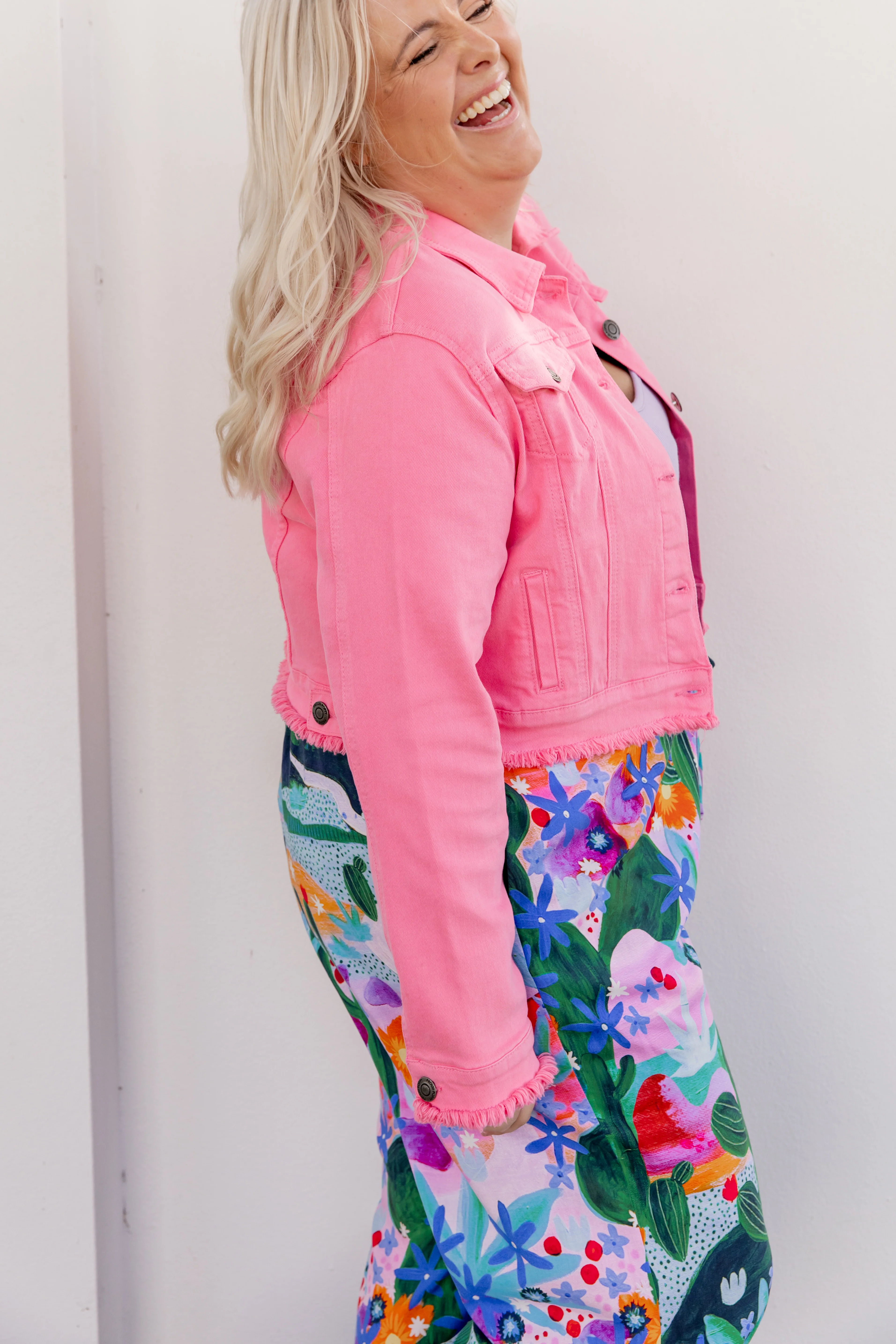 Kenzi Cropped Denim Jacket in Pink - Image 17