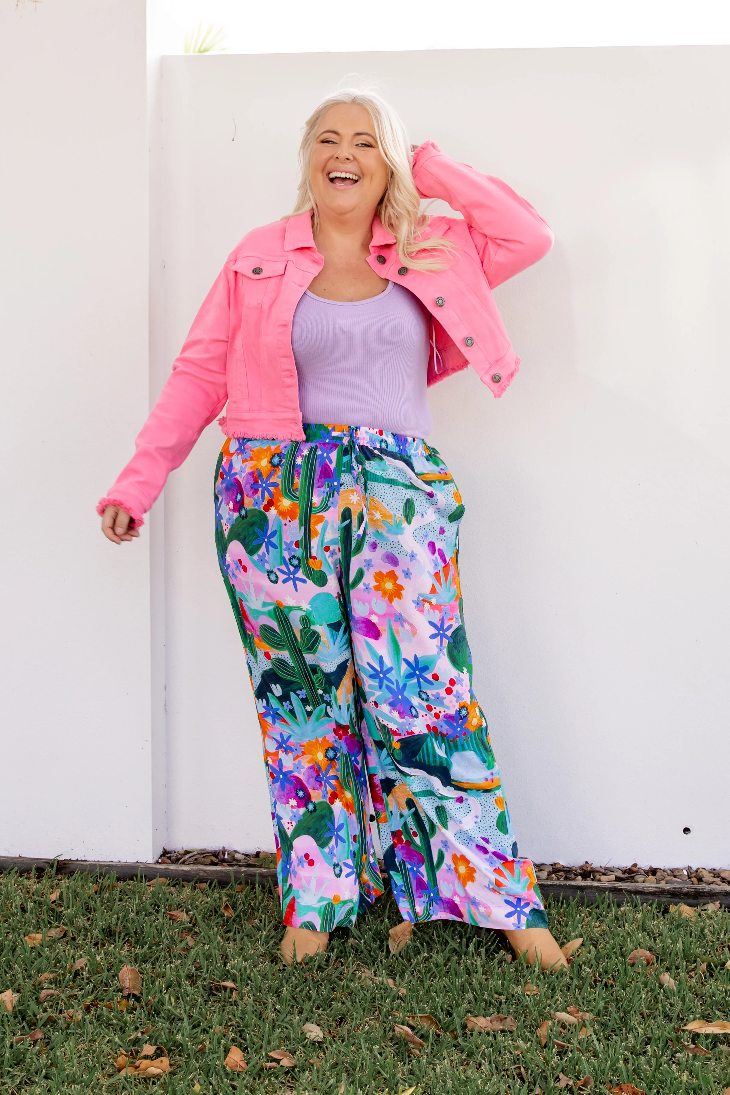 Kenzi Cropped Denim Jacket in Pink - Image 5