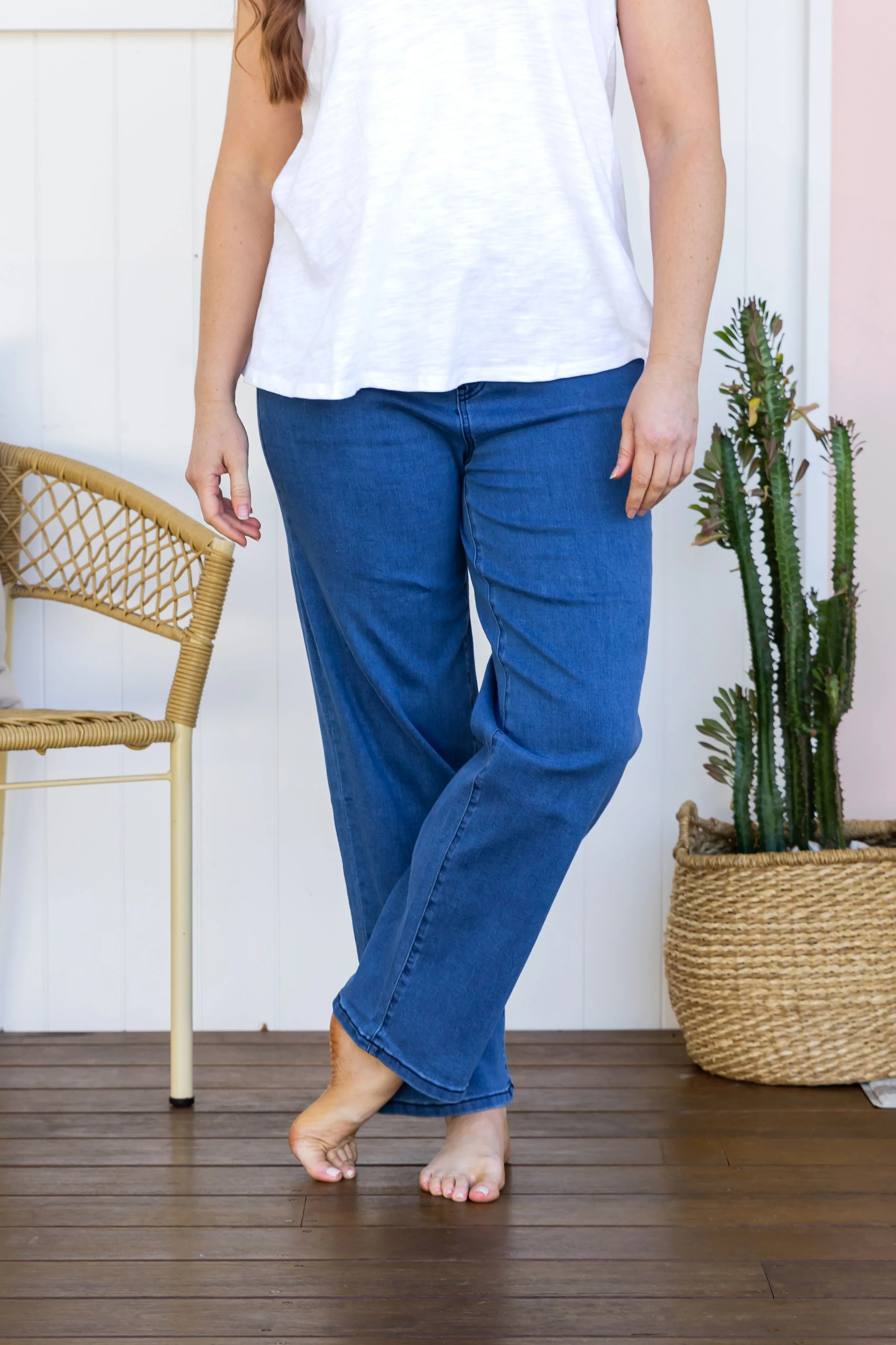 Lara Pull on Jeans in Mid Blue - Image 12