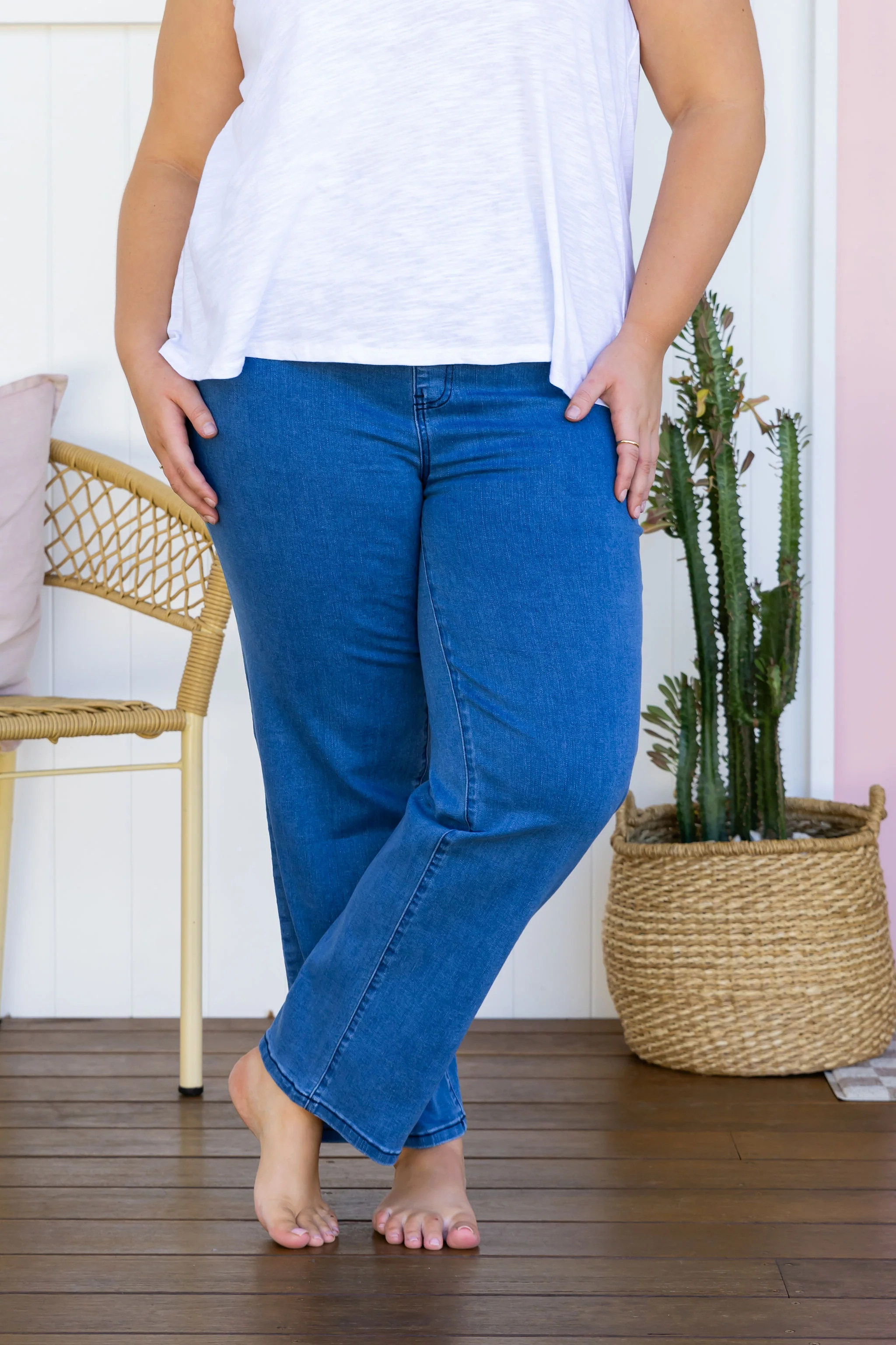 Lara Pull on Jeans in Mid Blue - Image 22